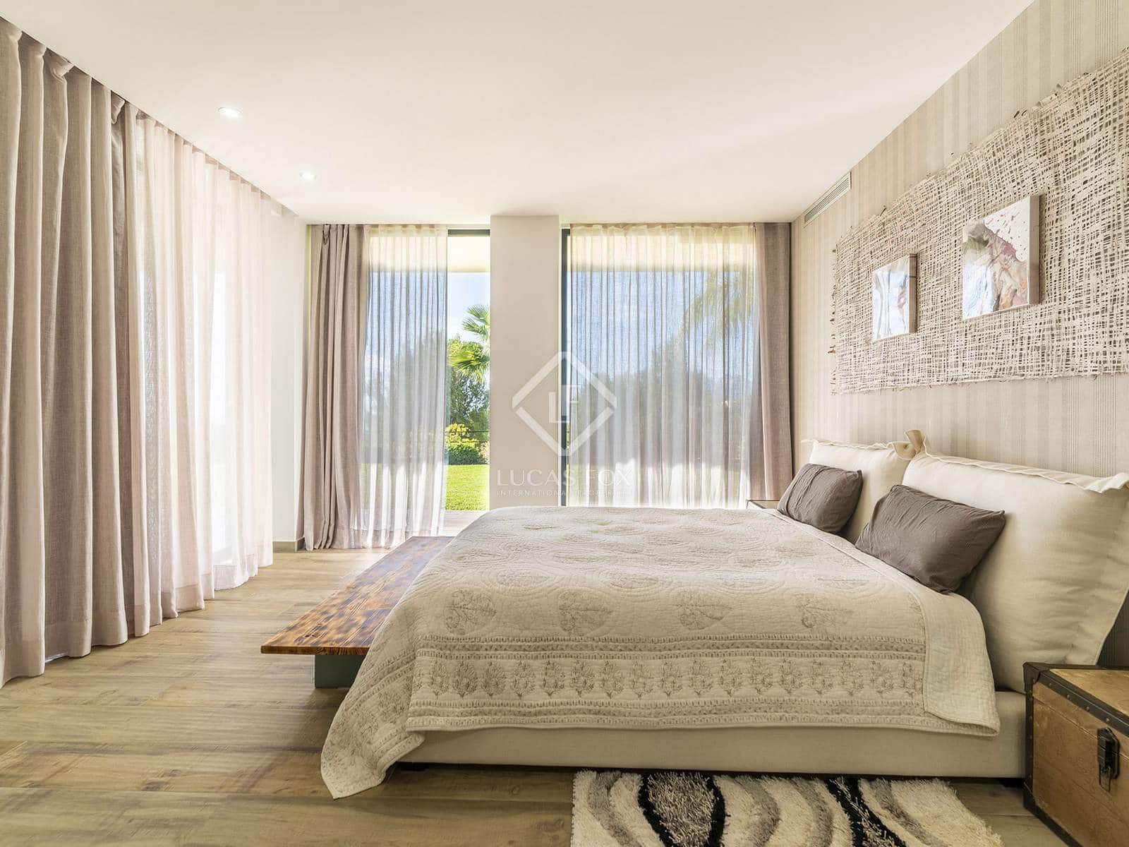 4 bedroom Villa for sale in Altea with pool garage - € 2,650,000 (Ref: 8661795)