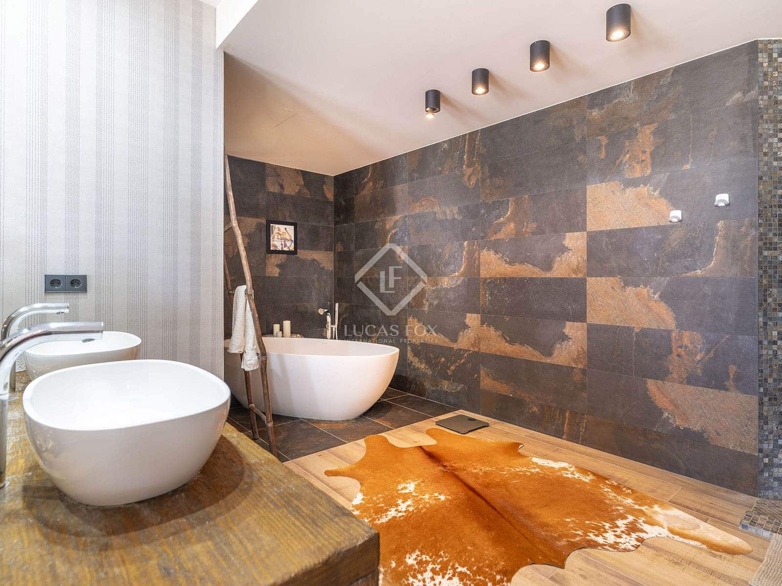 4 bedroom Villa for sale in Altea with pool garage - € 2,650,000 (Ref: 8661795)