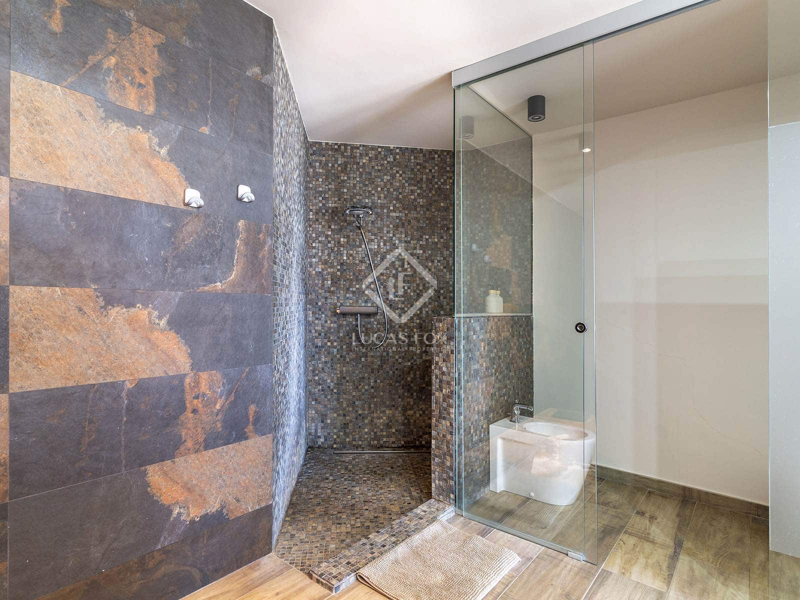 4 bedroom Villa for sale in Altea with pool garage - € 2,650,000 (Ref: 8661795)