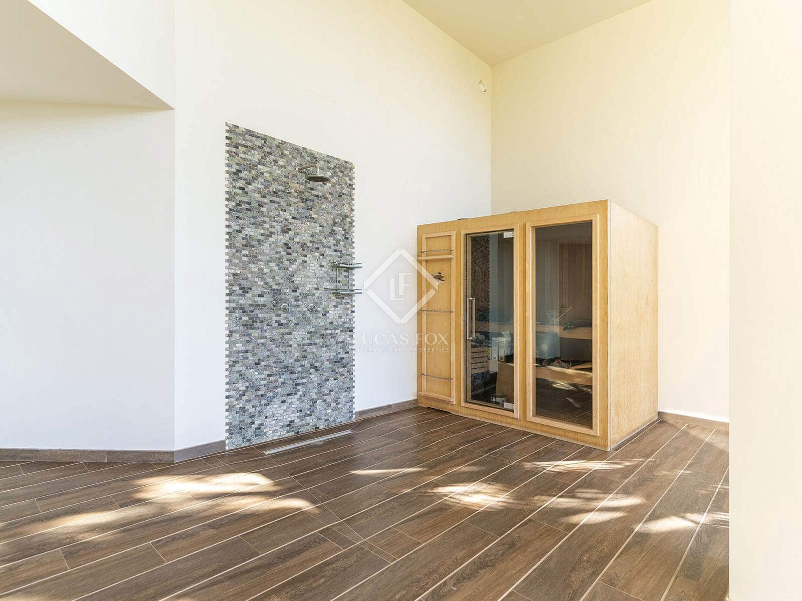 4 bedroom Villa for sale in Altea with pool garage - € 2,650,000 (Ref: 8661795)