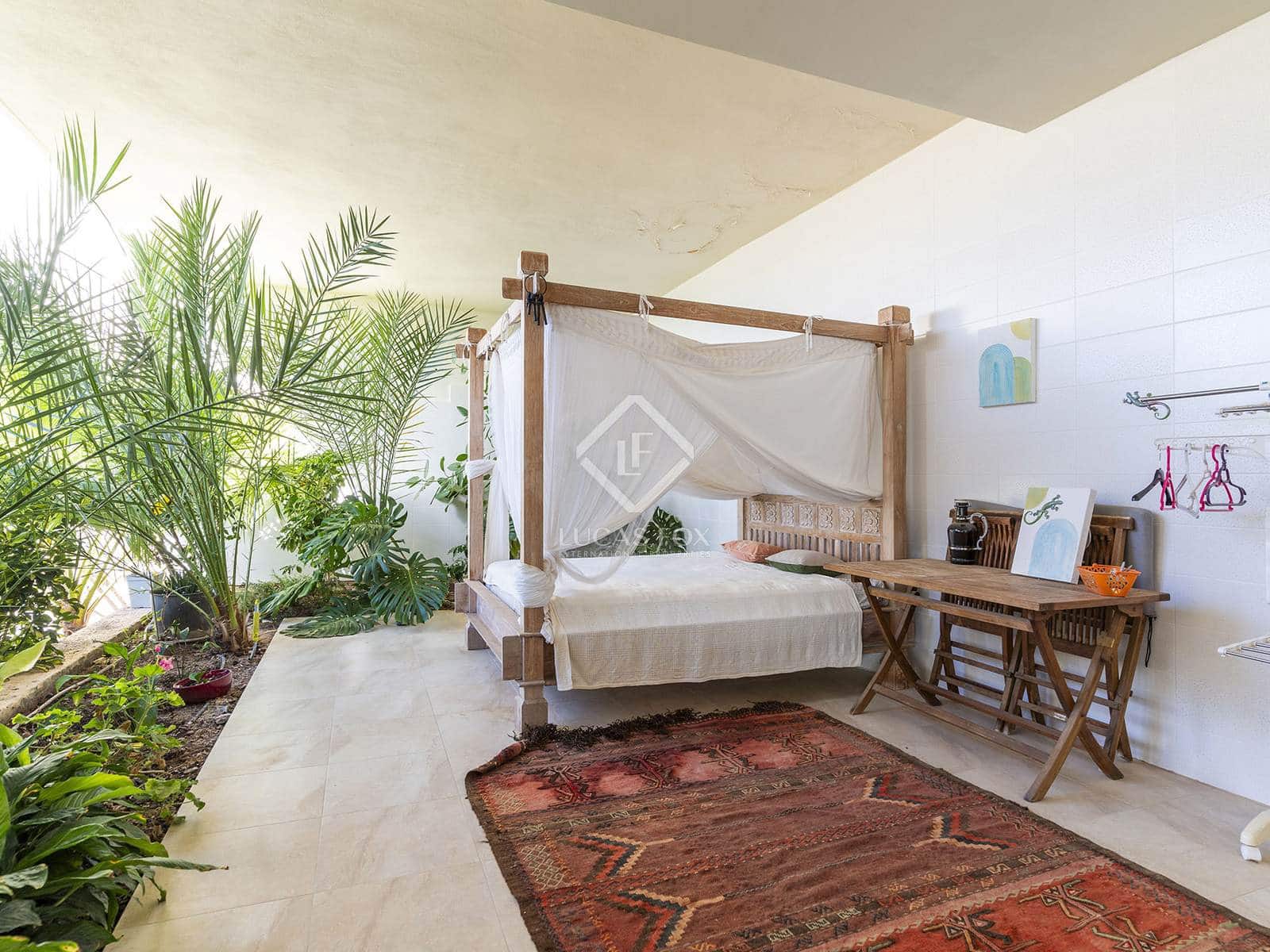 4 bedroom Villa for sale in Altea with pool garage - € 2,650,000 (Ref: 8661795)