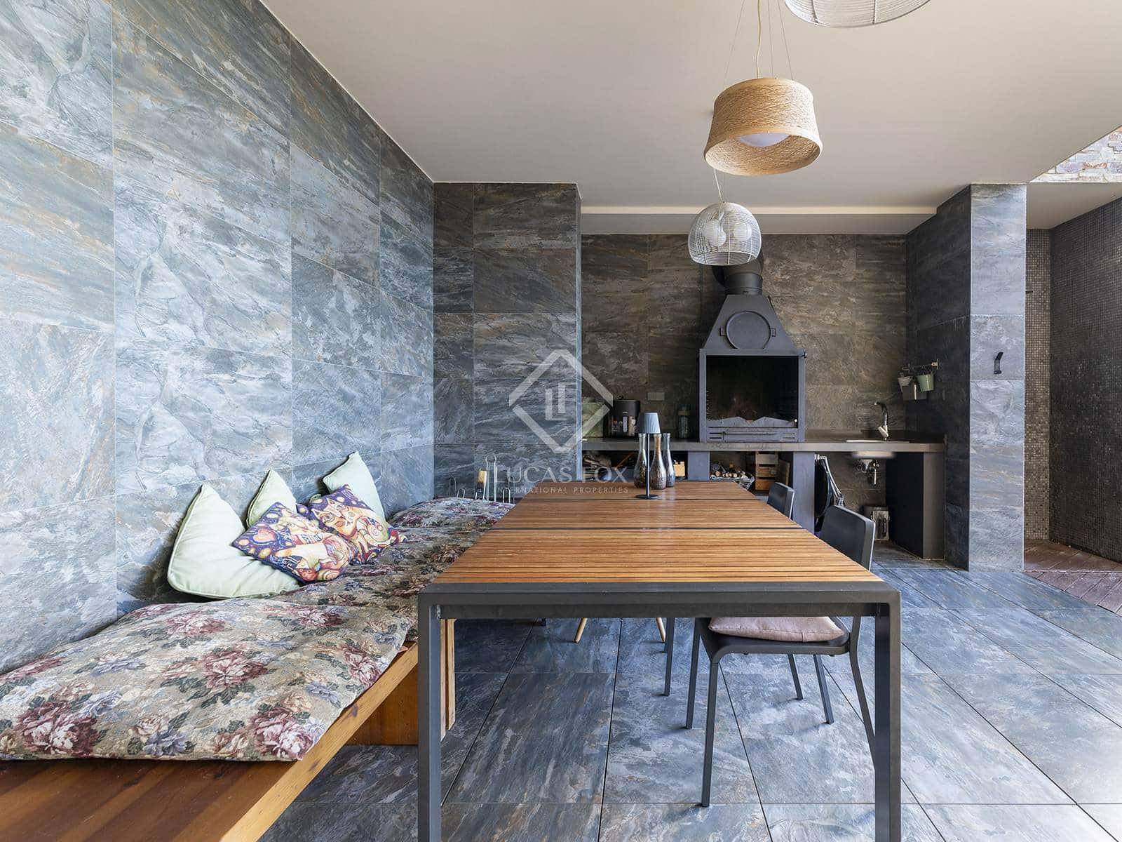 4 bedroom Villa for sale in Altea with pool garage - € 2,650,000 (Ref: 8661795)