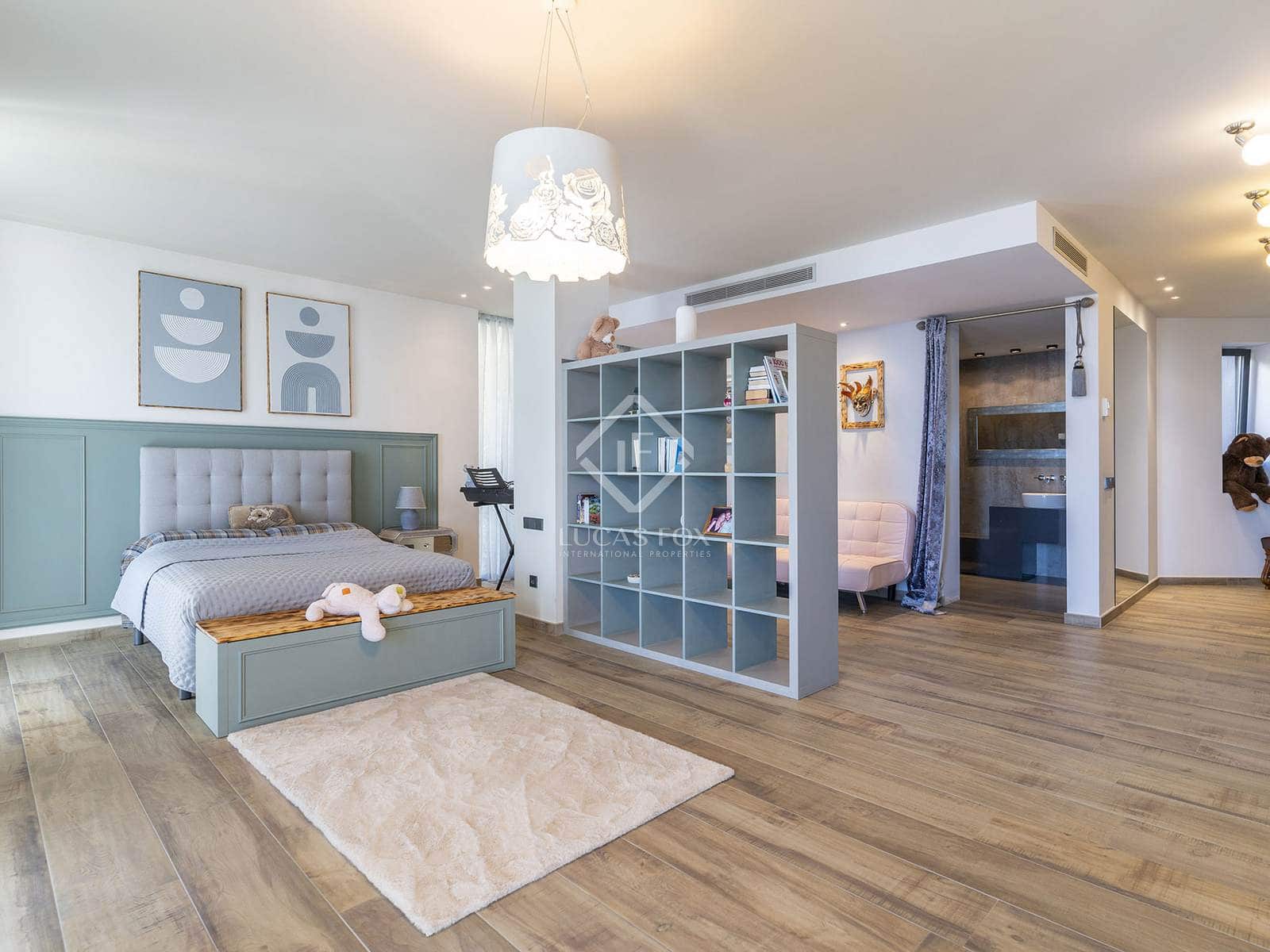 4 bedroom Villa for sale in Altea with pool garage - € 2,650,000 (Ref: 8661795)