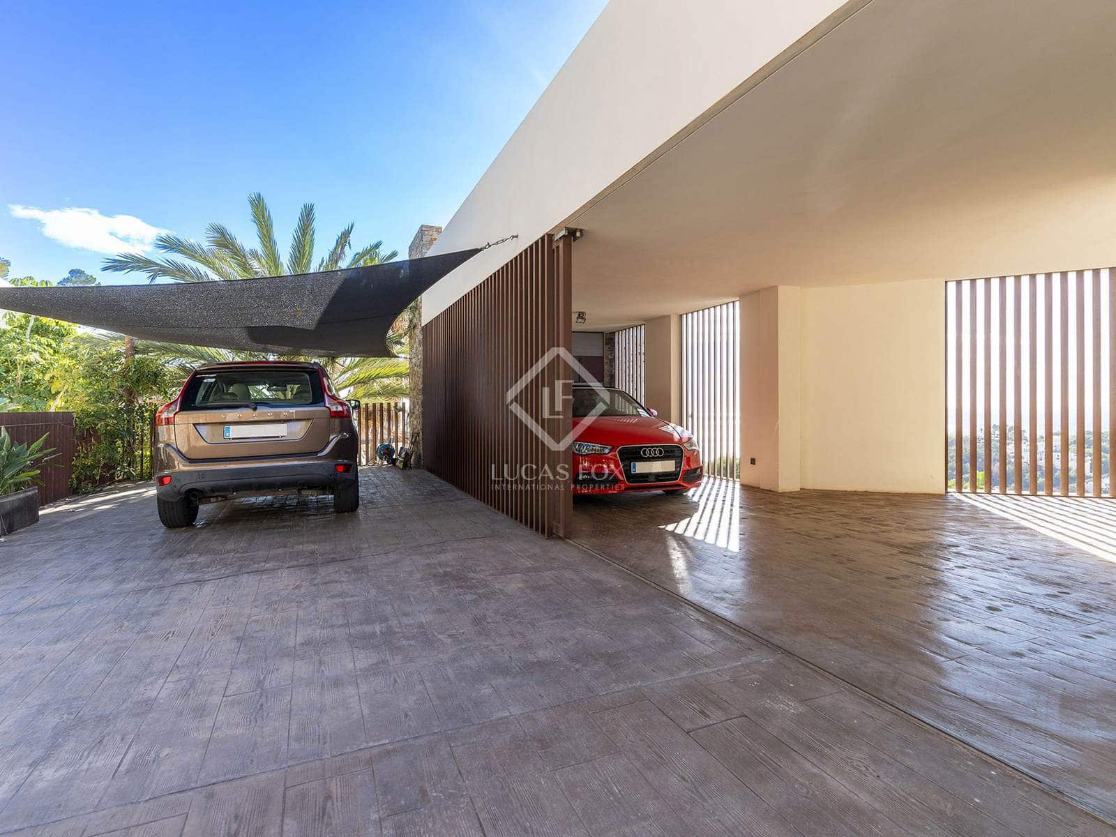 4 bedroom Villa for sale in Altea with pool garage - € 2,650,000 (Ref: 8661795)