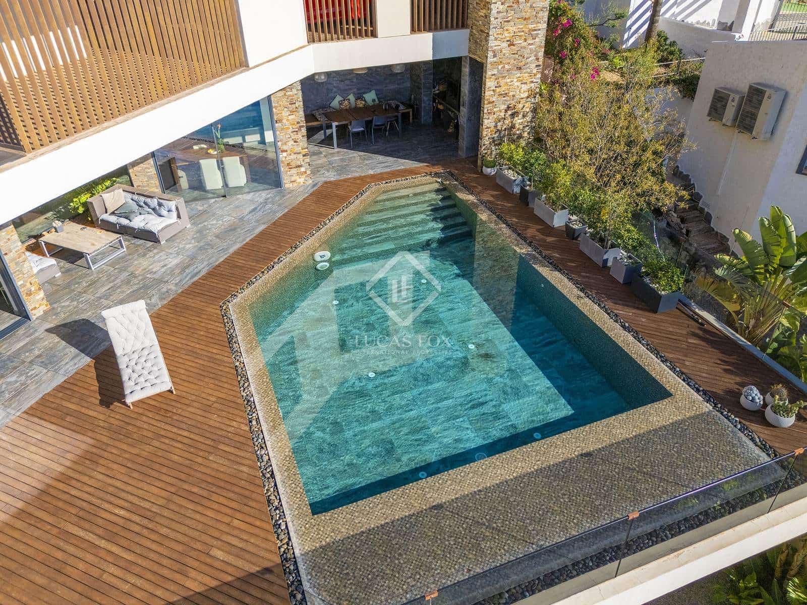 4 bedroom Villa for sale in Altea with pool garage - € 2,650,000 (Ref: 8661795)