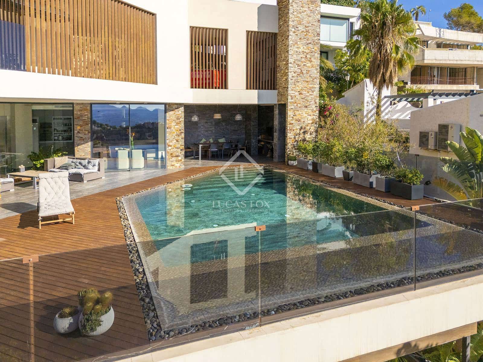 4 bedroom Villa for sale in Altea with pool garage - € 2,650,000 (Ref: 8661795)