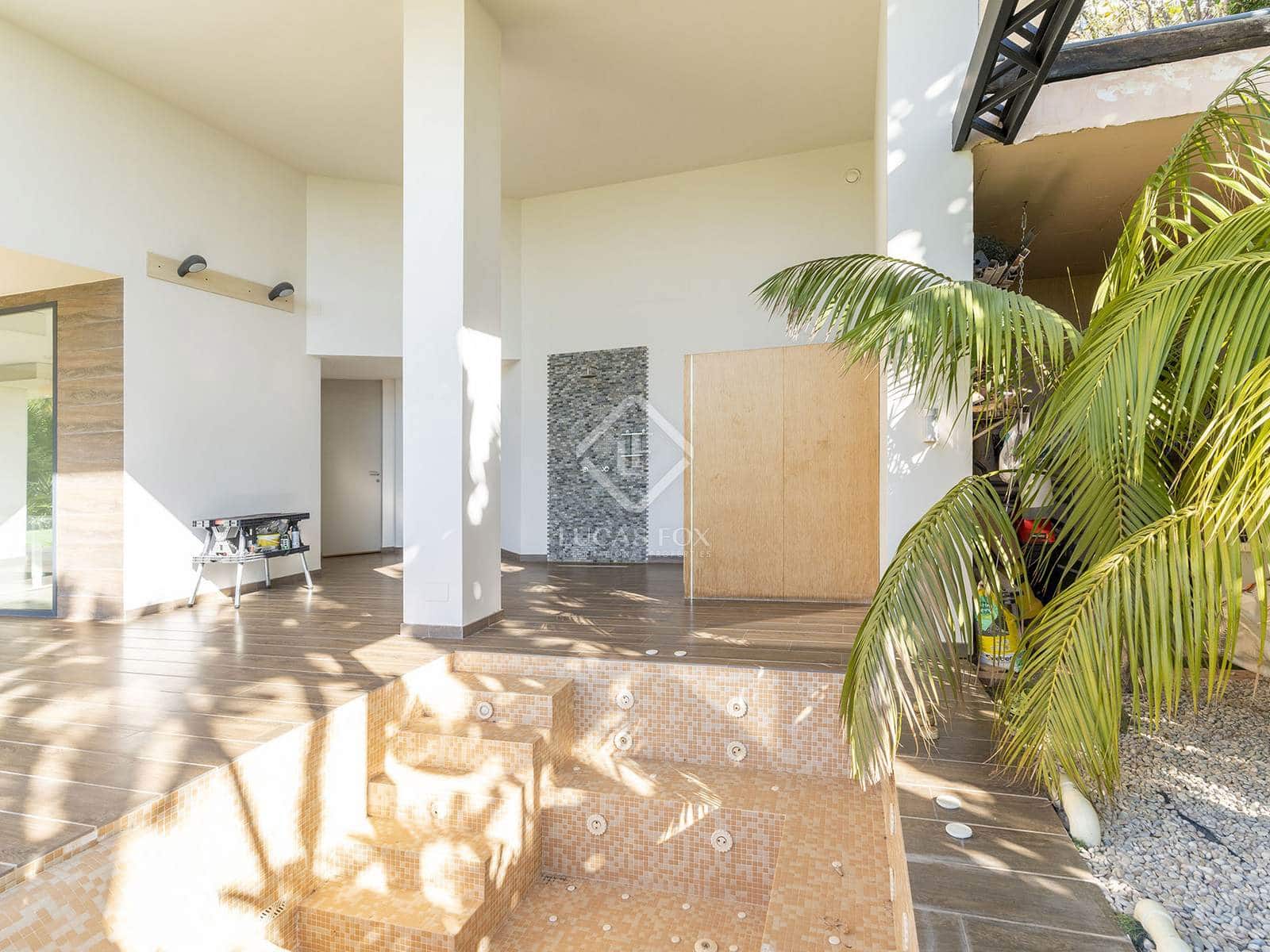 4 bedroom Villa for sale in Altea with pool garage - € 2,650,000 (Ref: 8661795)