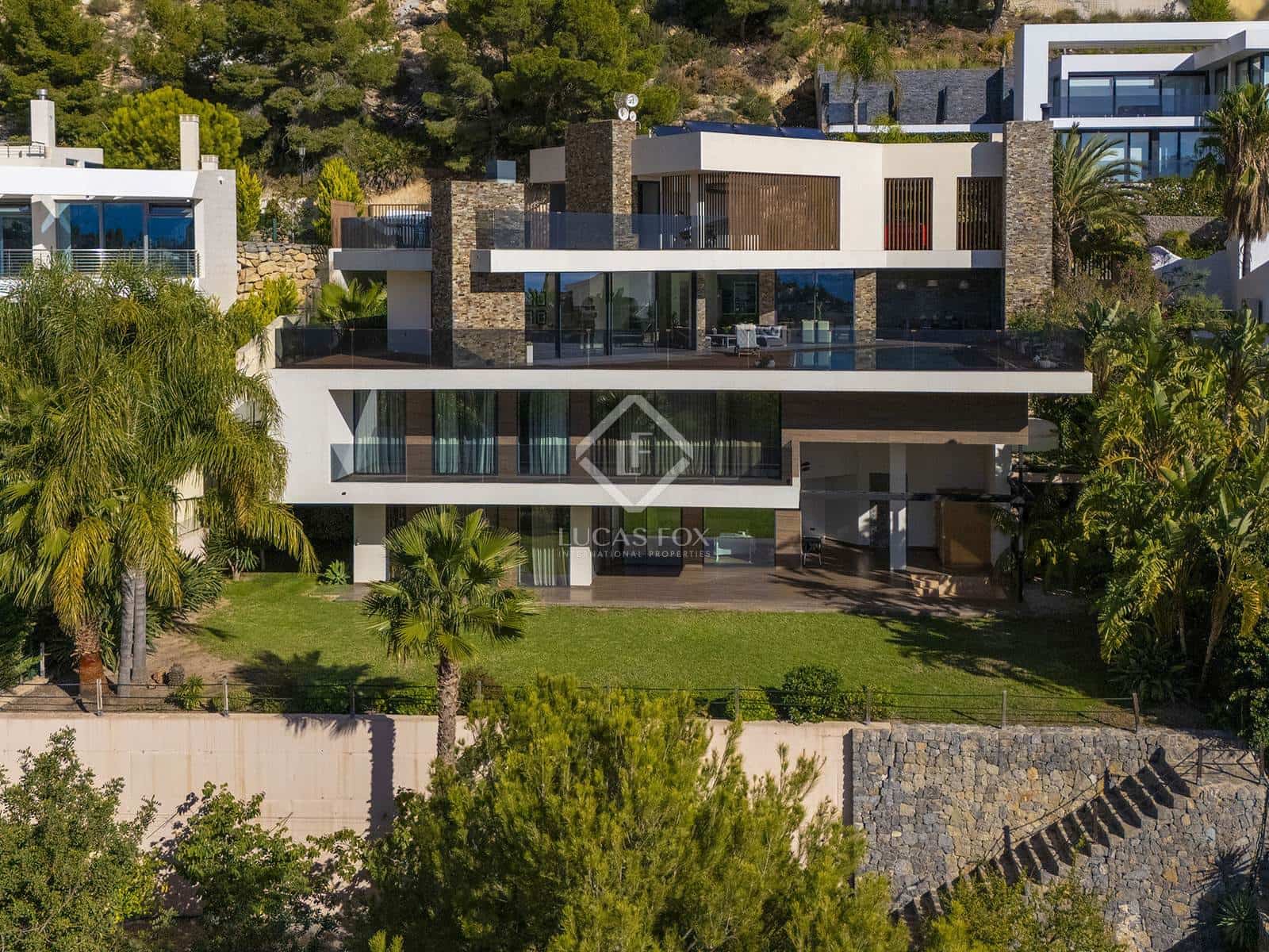 4 bedroom Villa for sale in Altea with pool garage - € 2,650,000 (Ref: 8661795)