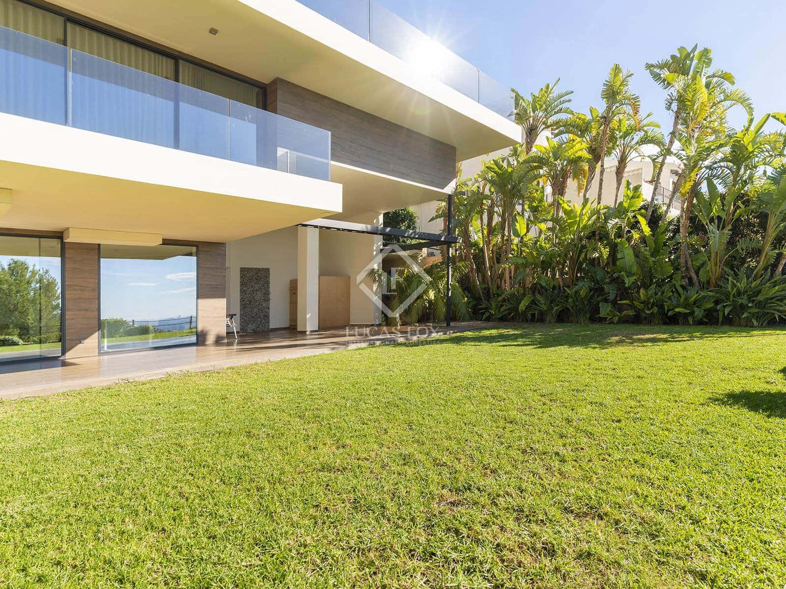 4 bedroom Villa for sale in Altea with pool garage - € 2,650,000 (Ref: 8661795)