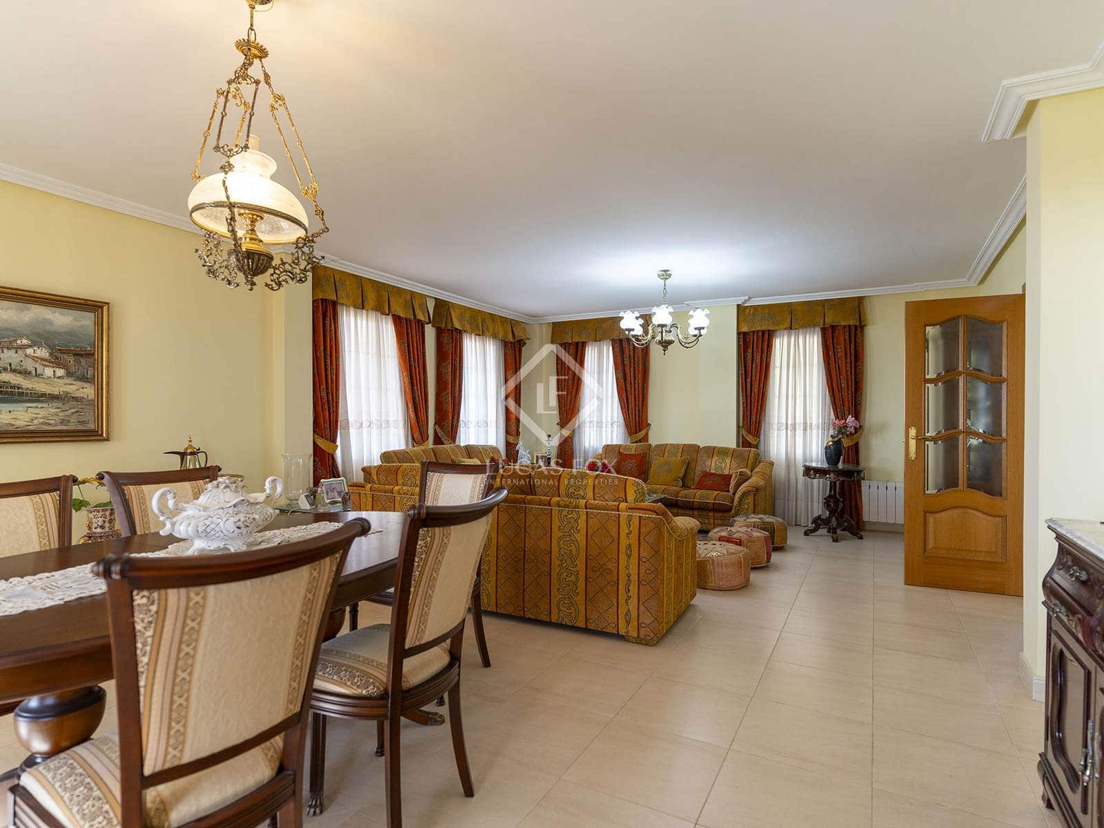 7 bedroom Villa for sale in Benidorm with pool garage - € 1,635,000 (Ref: 8664208)