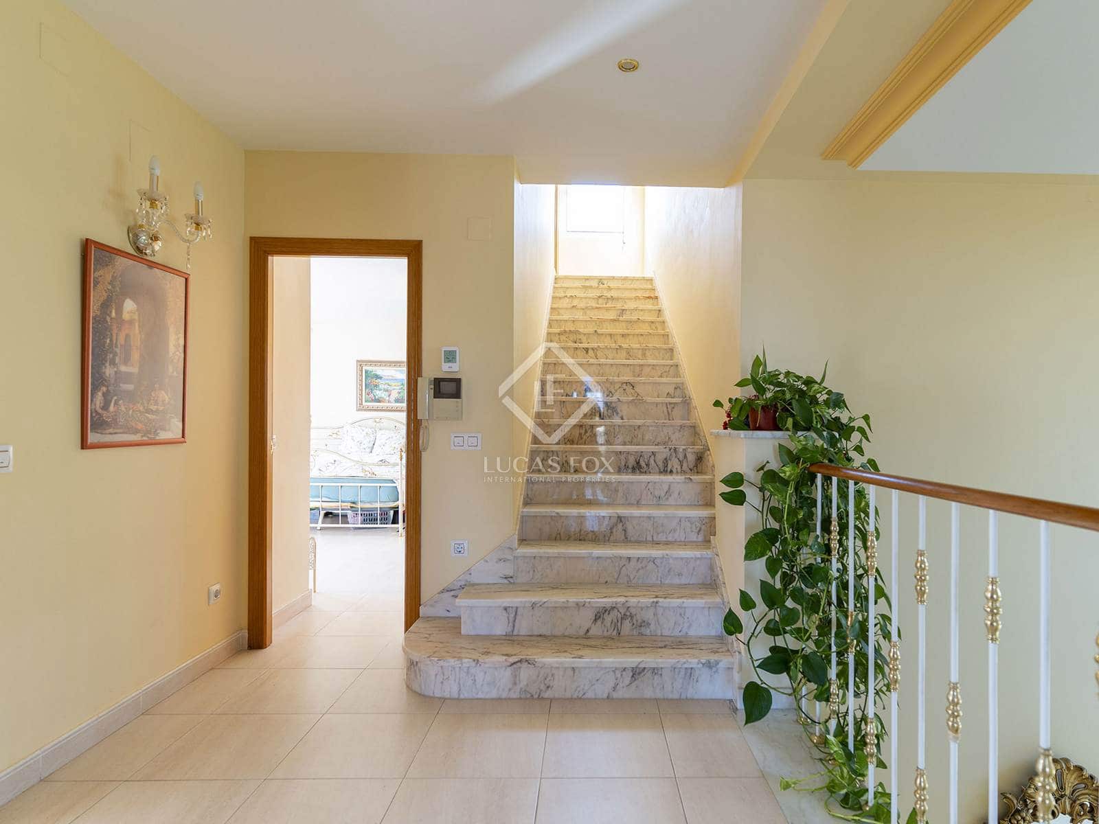 7 bedroom Villa for sale in Benidorm with pool garage - € 1,635,000 (Ref: 8664208)