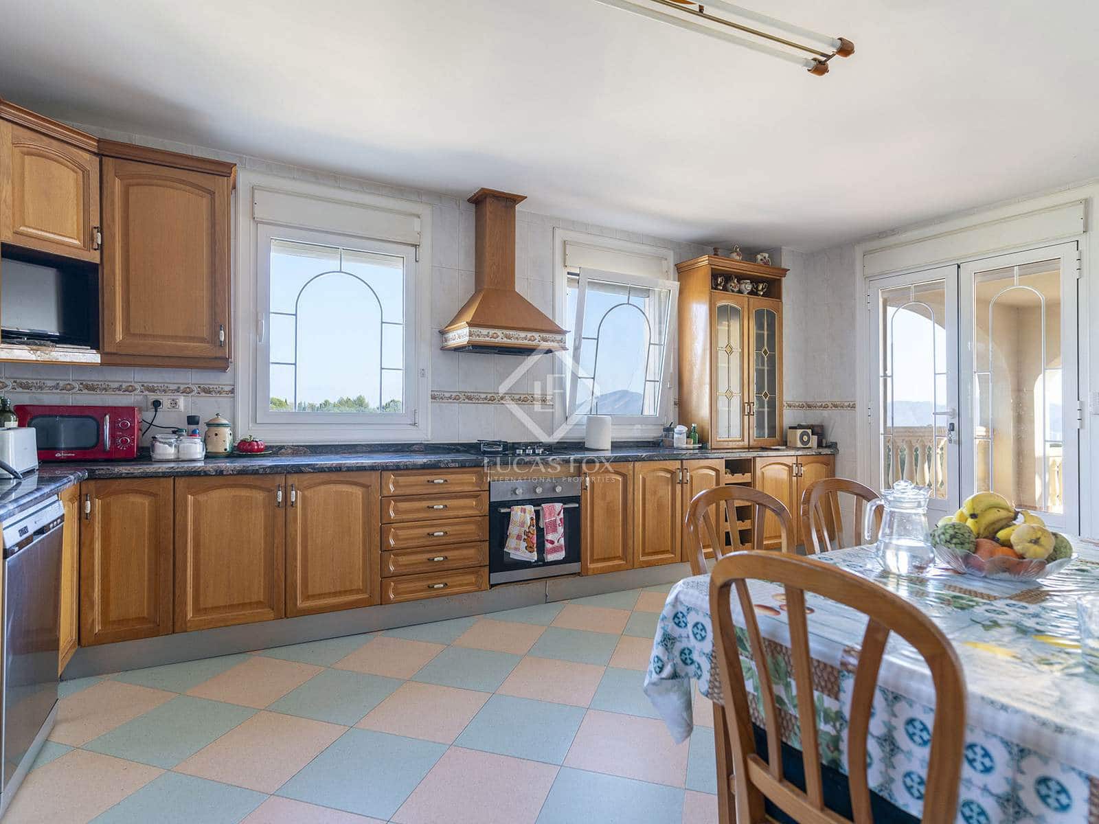 7 bedroom Villa for sale in Benidorm with pool garage - € 1,635,000 (Ref: 8664208)