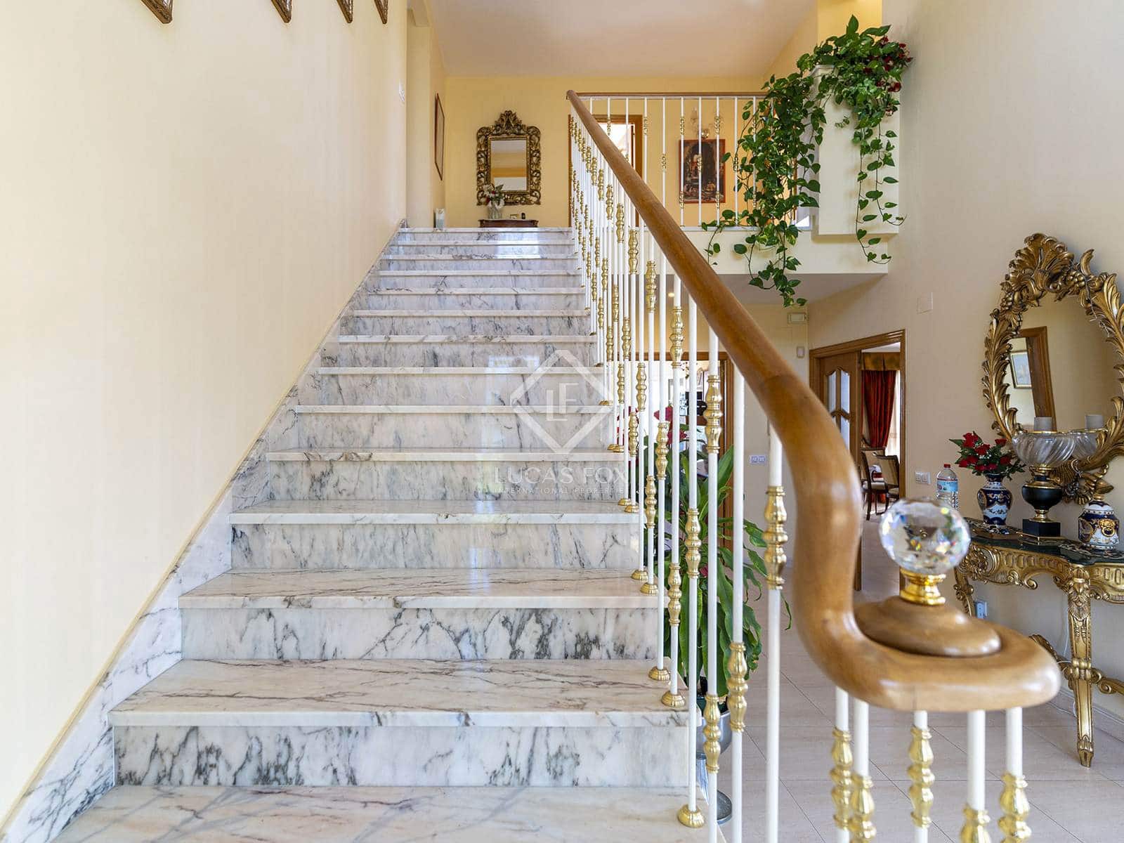 7 bedroom Villa for sale in Benidorm with pool garage - € 1,635,000 (Ref: 8664208)