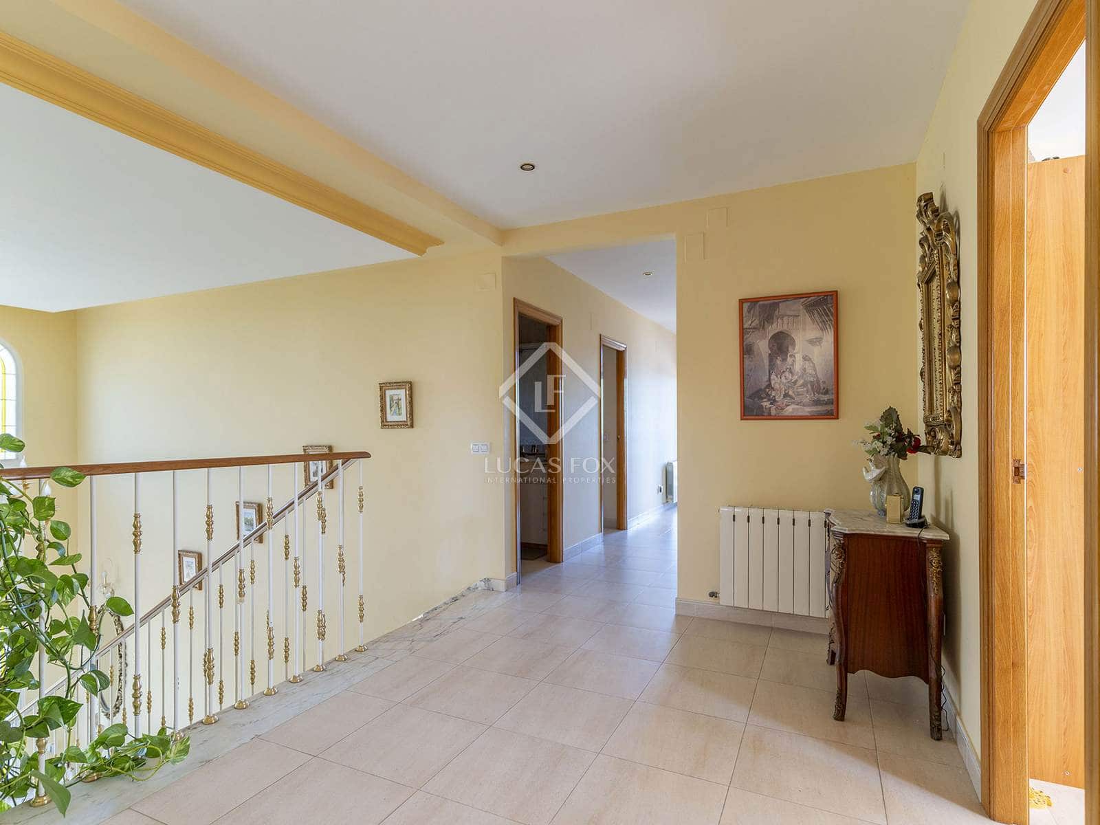 7 bedroom Villa for sale in Benidorm with pool garage - € 1,635,000 (Ref: 8664208)