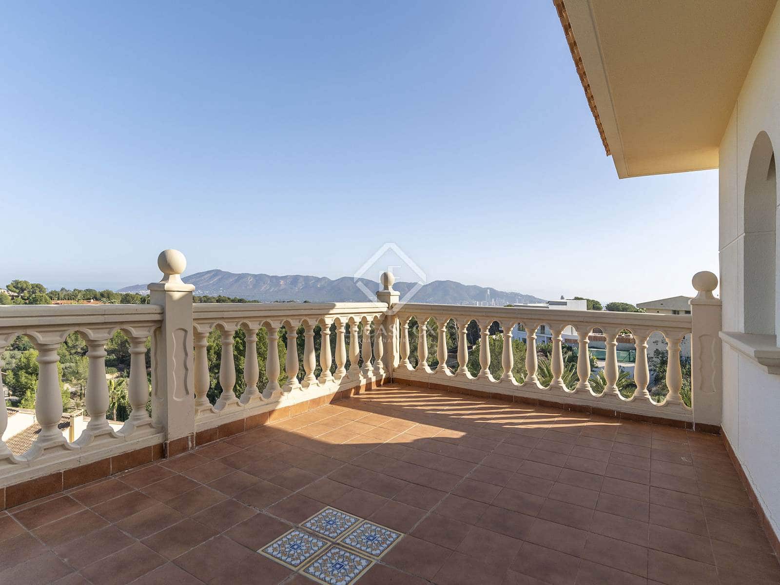 7 bedroom Villa for sale in Benidorm with pool garage - € 1,635,000 (Ref: 8664208)