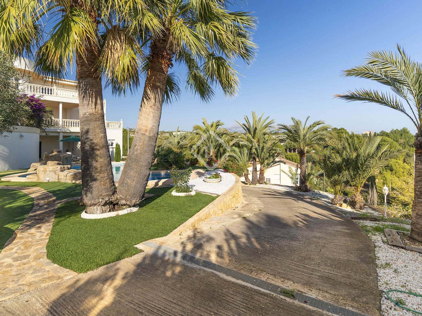 7 bedroom Villa for sale in Benidorm with pool garage - € 1,635,000 (Ref: 8664208)