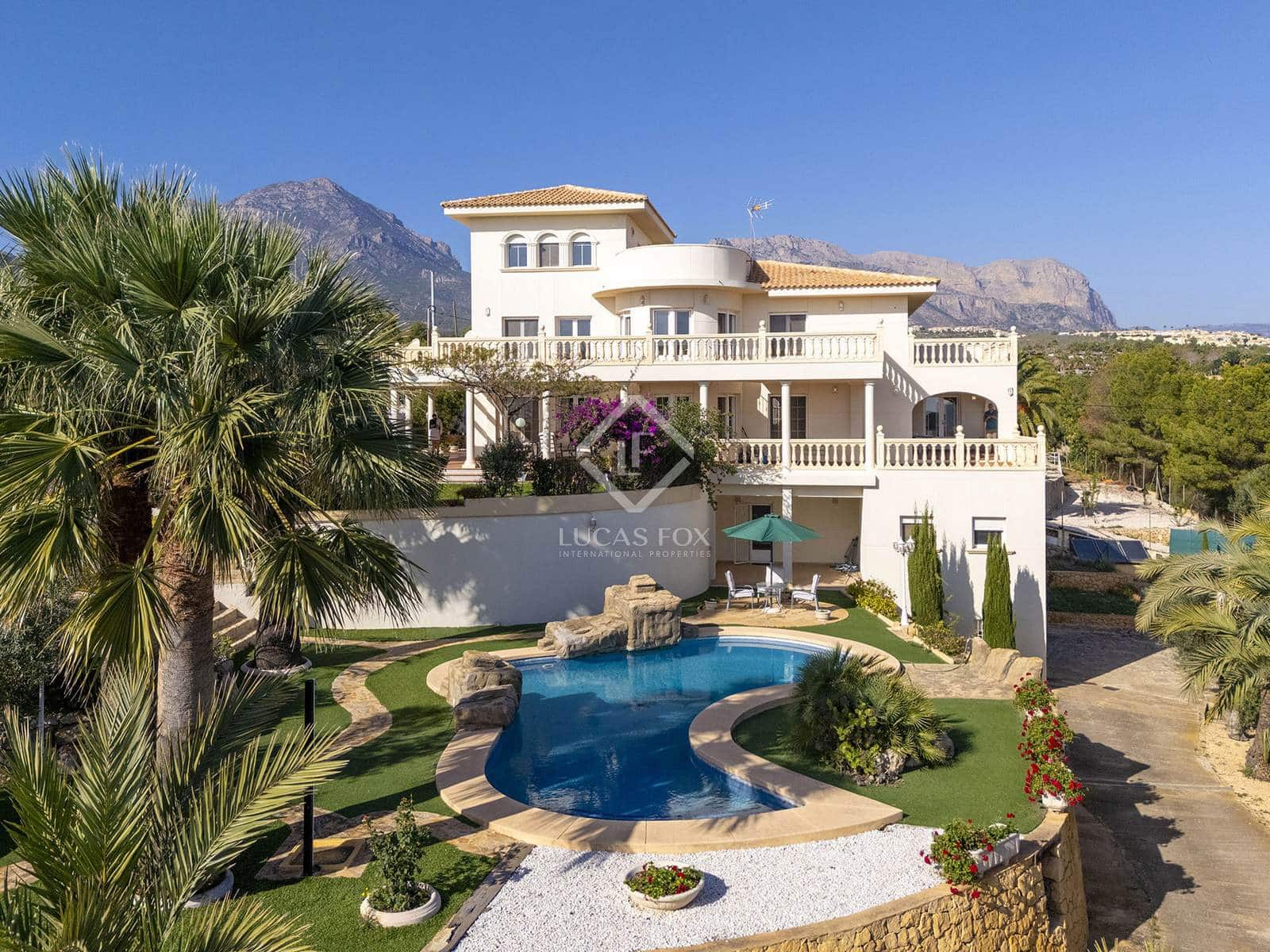 7 bedroom Villa for sale in Benidorm with pool garage - € 1,635,000 (Ref: 8664208)