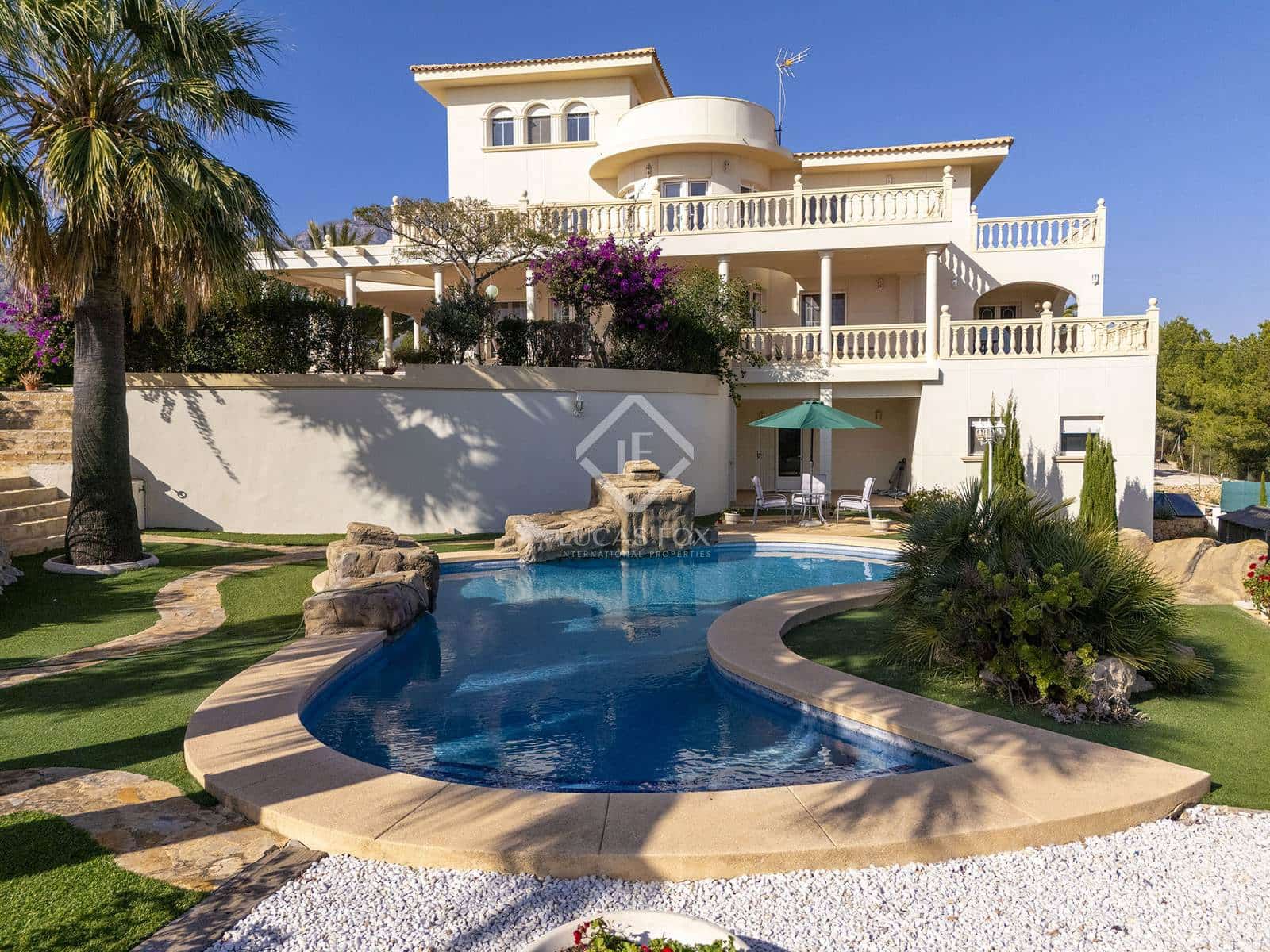 7 bedroom Villa for sale in Benidorm with pool garage - € 1,635,000 (Ref: 8664208)