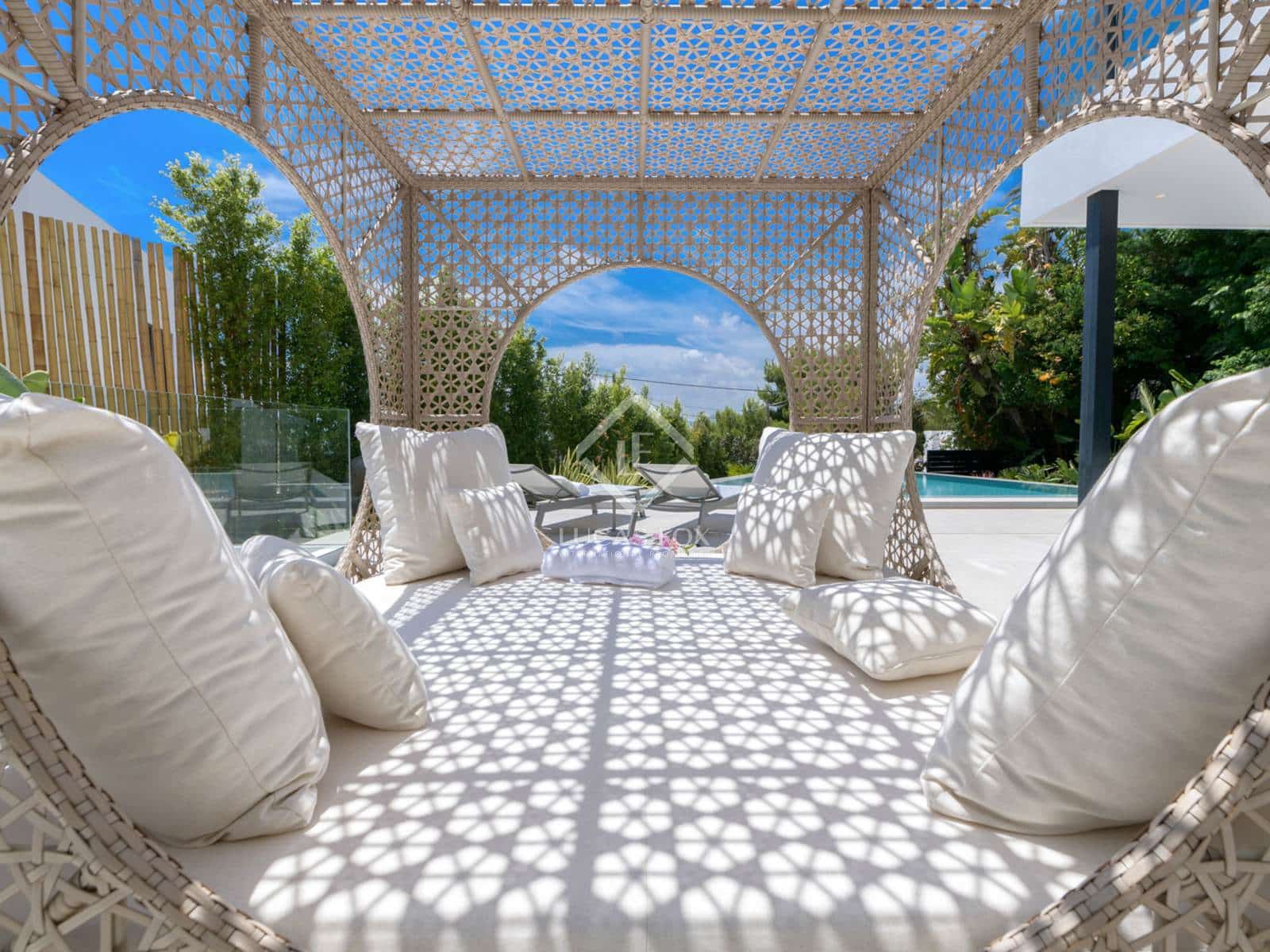 6 bedroom Villa for sale in Ibiza / Eivissa town with pool garage - € 4,500,000 (Ref: 8666977)