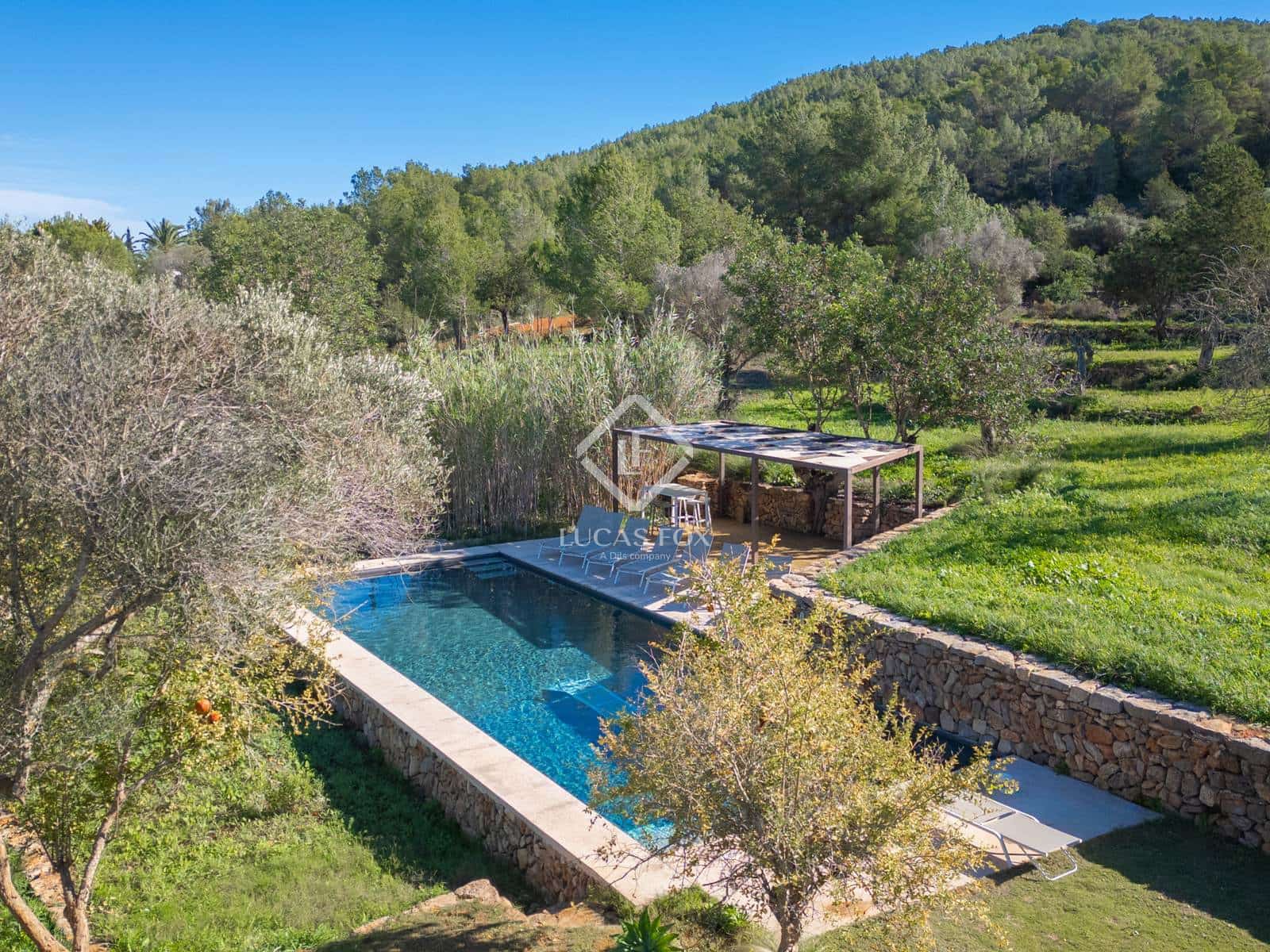 7 sypialnia Willa na sprzedaż w Santa Eulalia / Santa Eularia z basenem garażem - 7 300 000 € (Ref: 8671480)