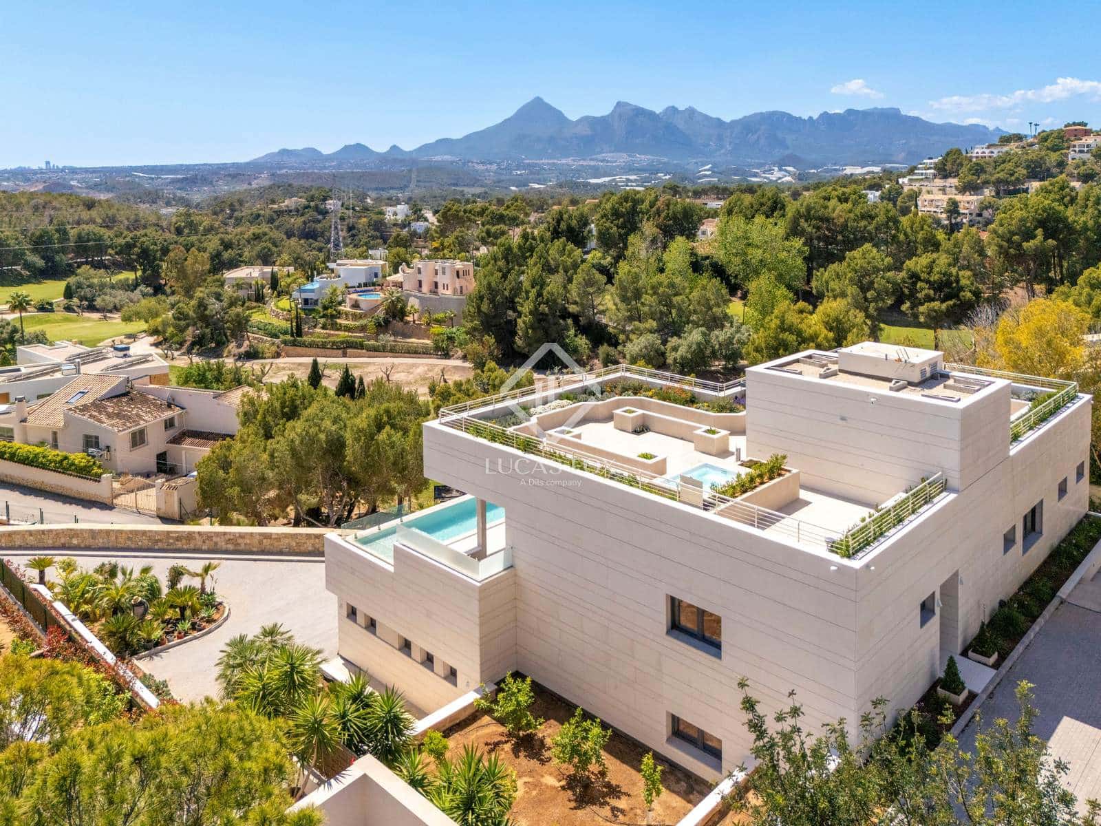 5 soverom Villa til salgs i Altea med svømmebasseng garasje - € 2 950 000 (Ref: 8674987)