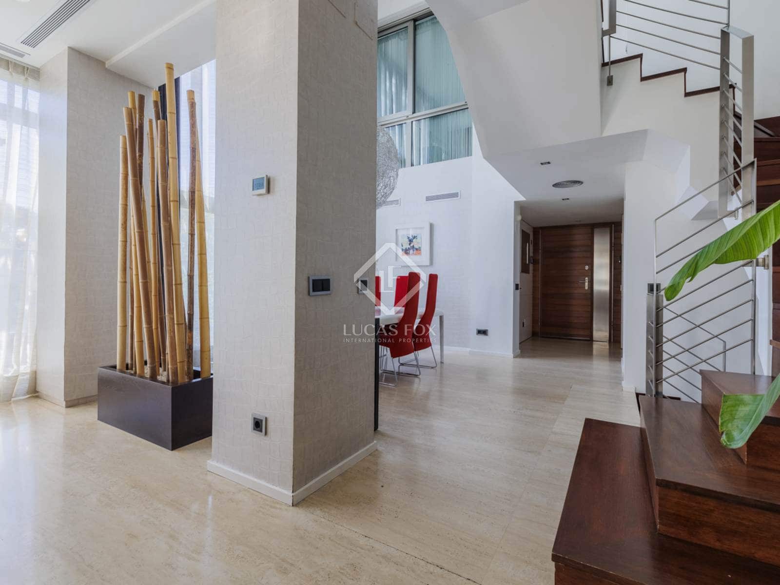 4 bedroom Villa for sale in Madrid city with pool garage - € 2,750,000 (Ref: 8674988)