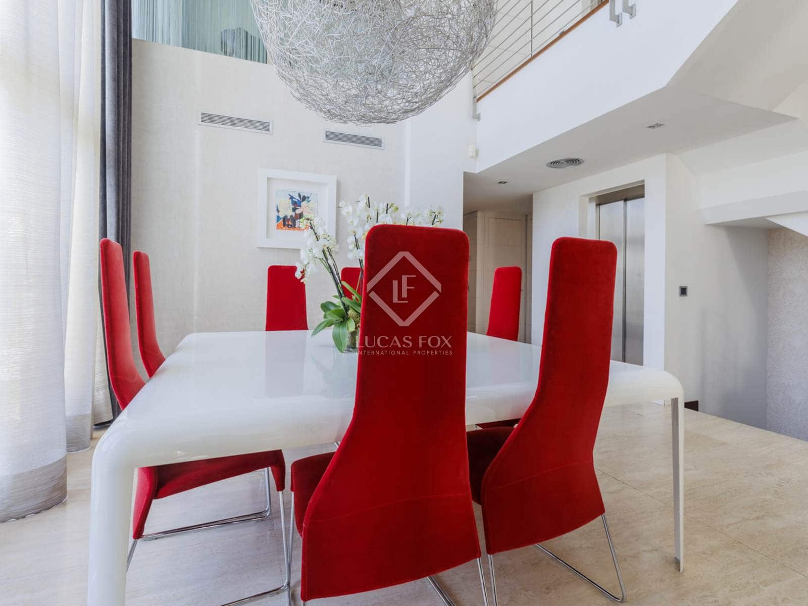 4 bedroom Villa for sale in Madrid city with pool garage - € 2,750,000 (Ref: 8674988)