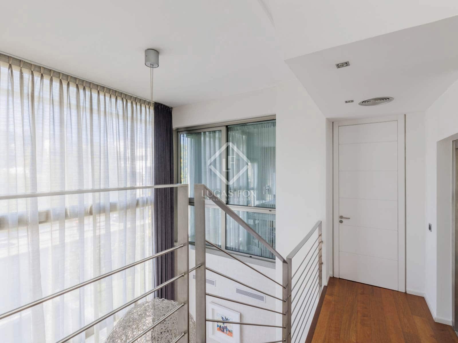 4 bedroom Villa for sale in Madrid city with pool garage - € 2,750,000 (Ref: 8674988)