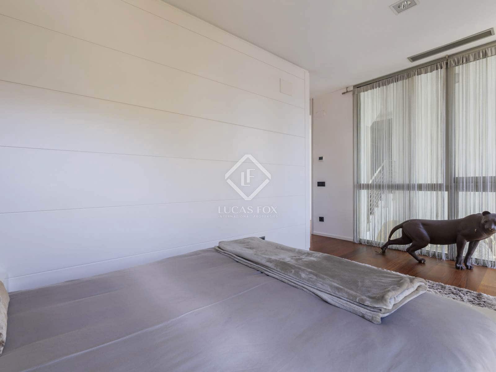 4 bedroom Villa for sale in Madrid city with pool garage - € 2,750,000 (Ref: 8674988)