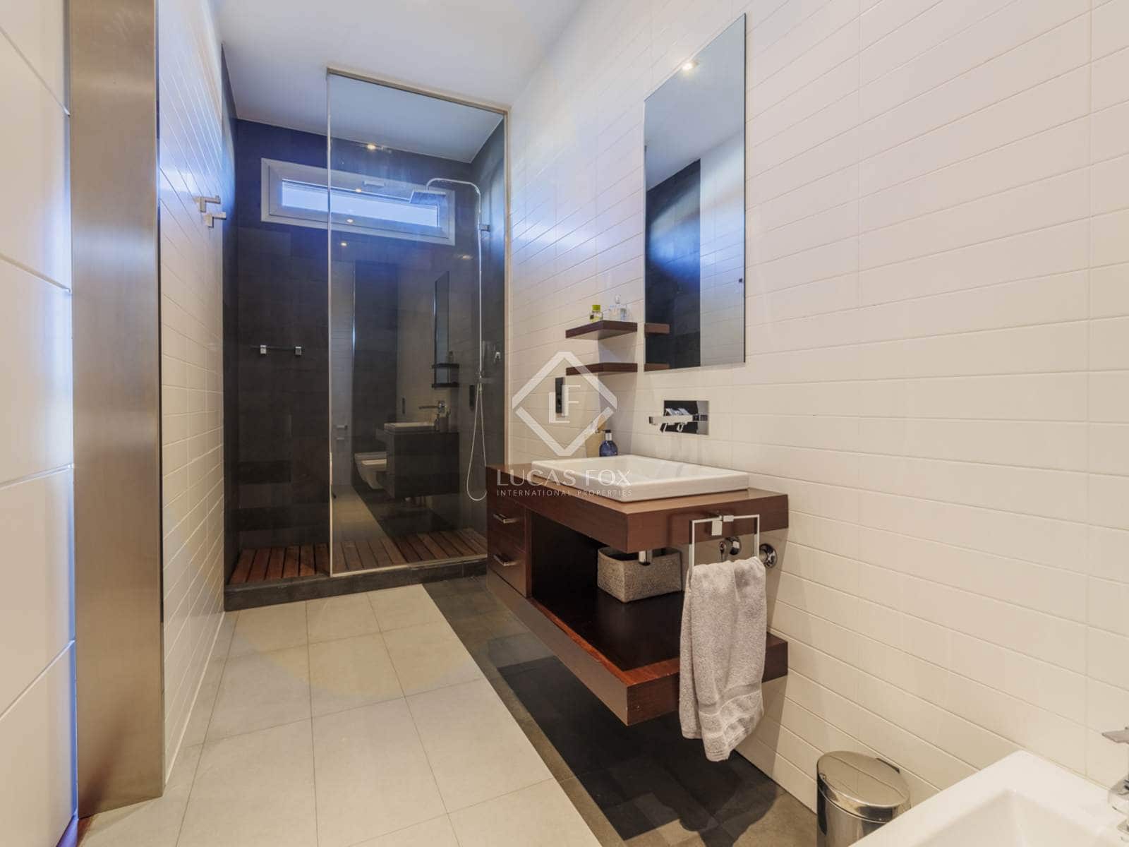 4 bedroom Villa for sale in Madrid city with pool garage - € 2,750,000 (Ref: 8674988)