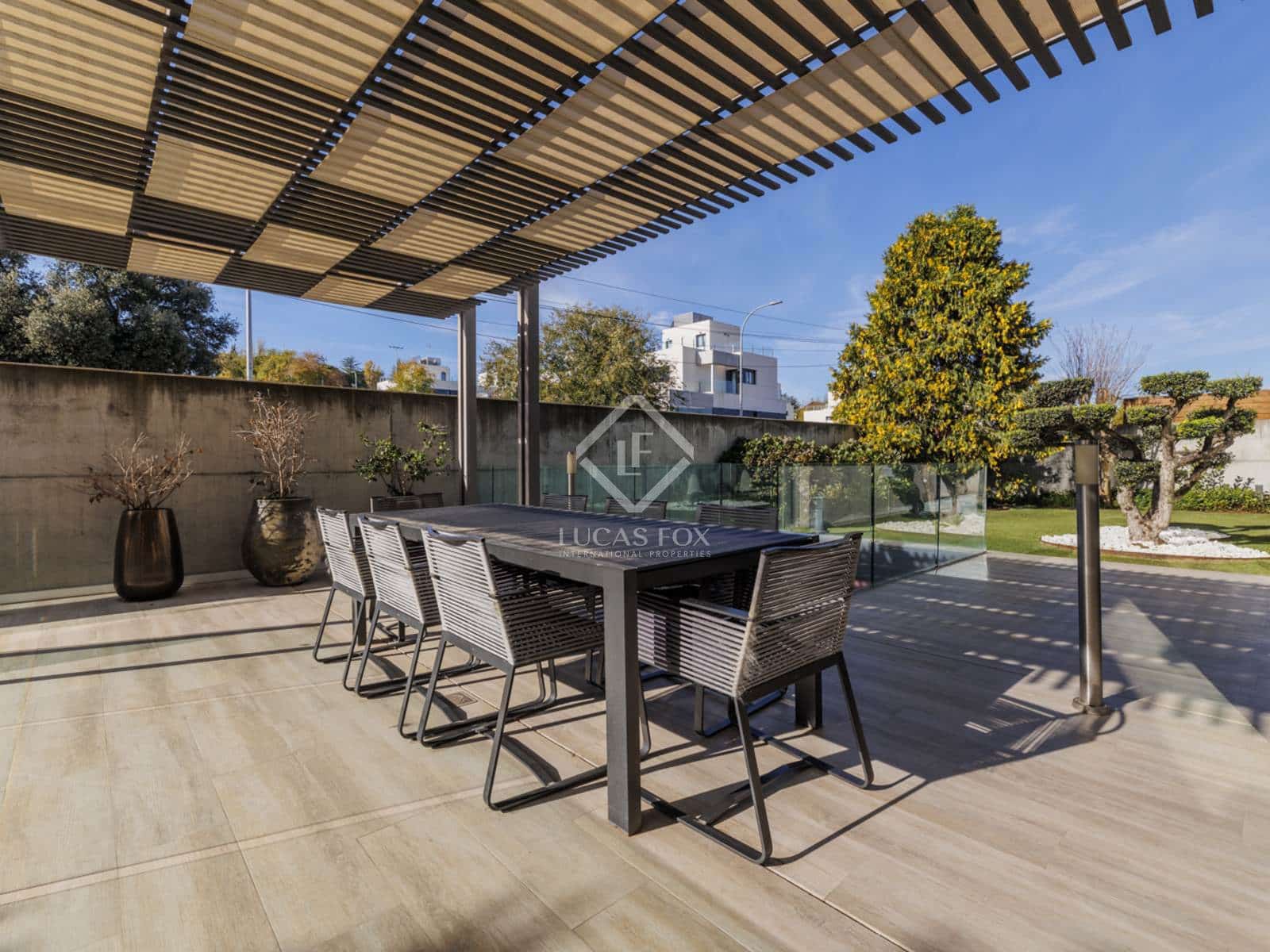 4 bedroom Villa for sale in Madrid city with pool garage - € 2,750,000 (Ref: 8674988)