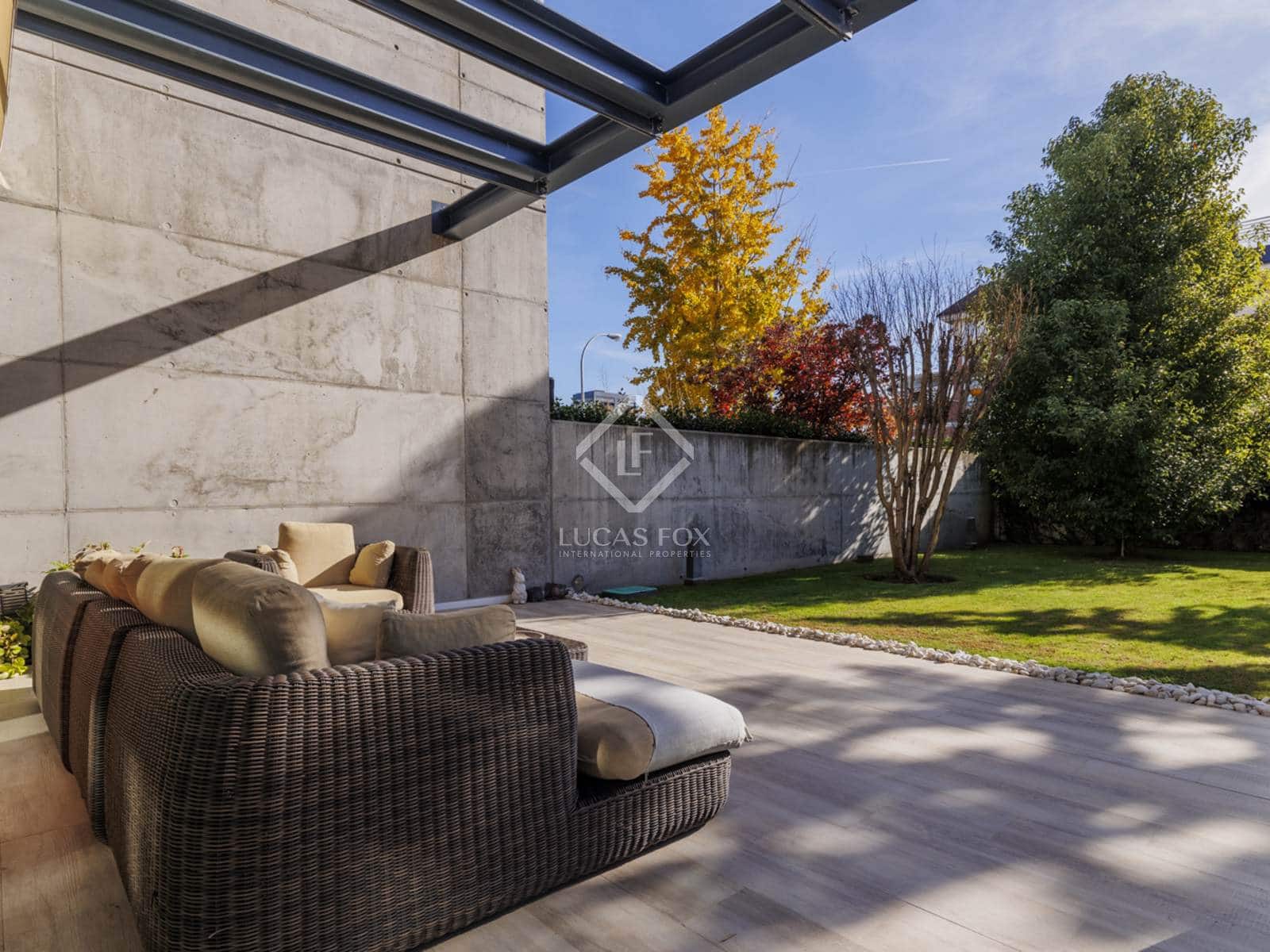 4 bedroom Villa for sale in Madrid city with pool garage - € 2,750,000 (Ref: 8674988)