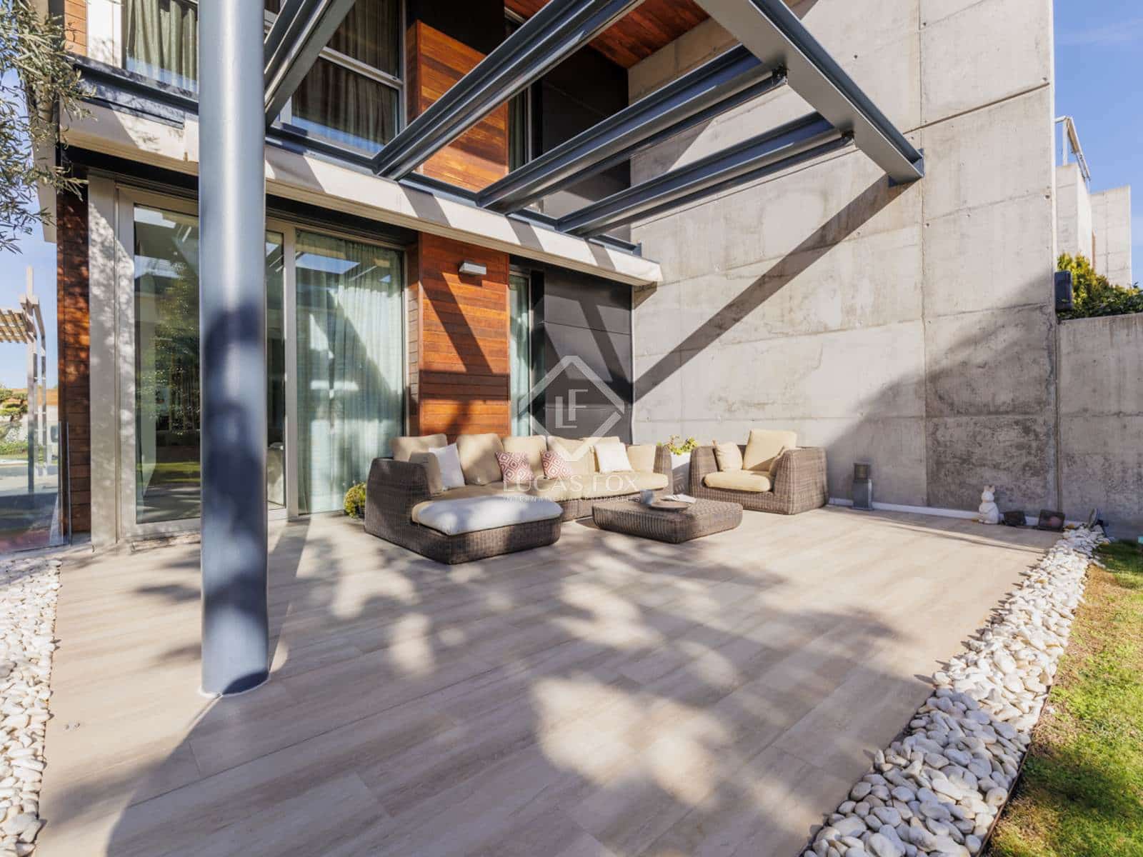 4 bedroom Villa for sale in Madrid city with pool garage - € 2,750,000 (Ref: 8674988)