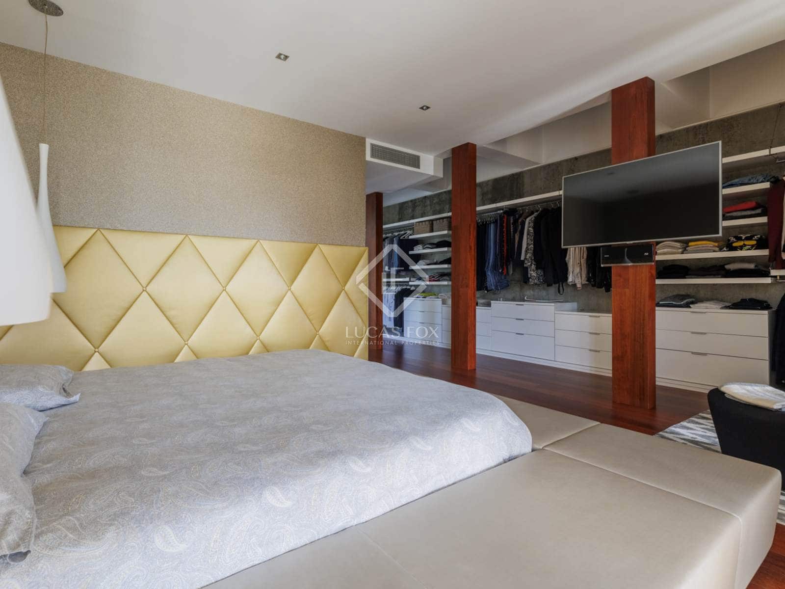 4 bedroom Villa for sale in Madrid city with pool garage - € 2,750,000 (Ref: 8674988)