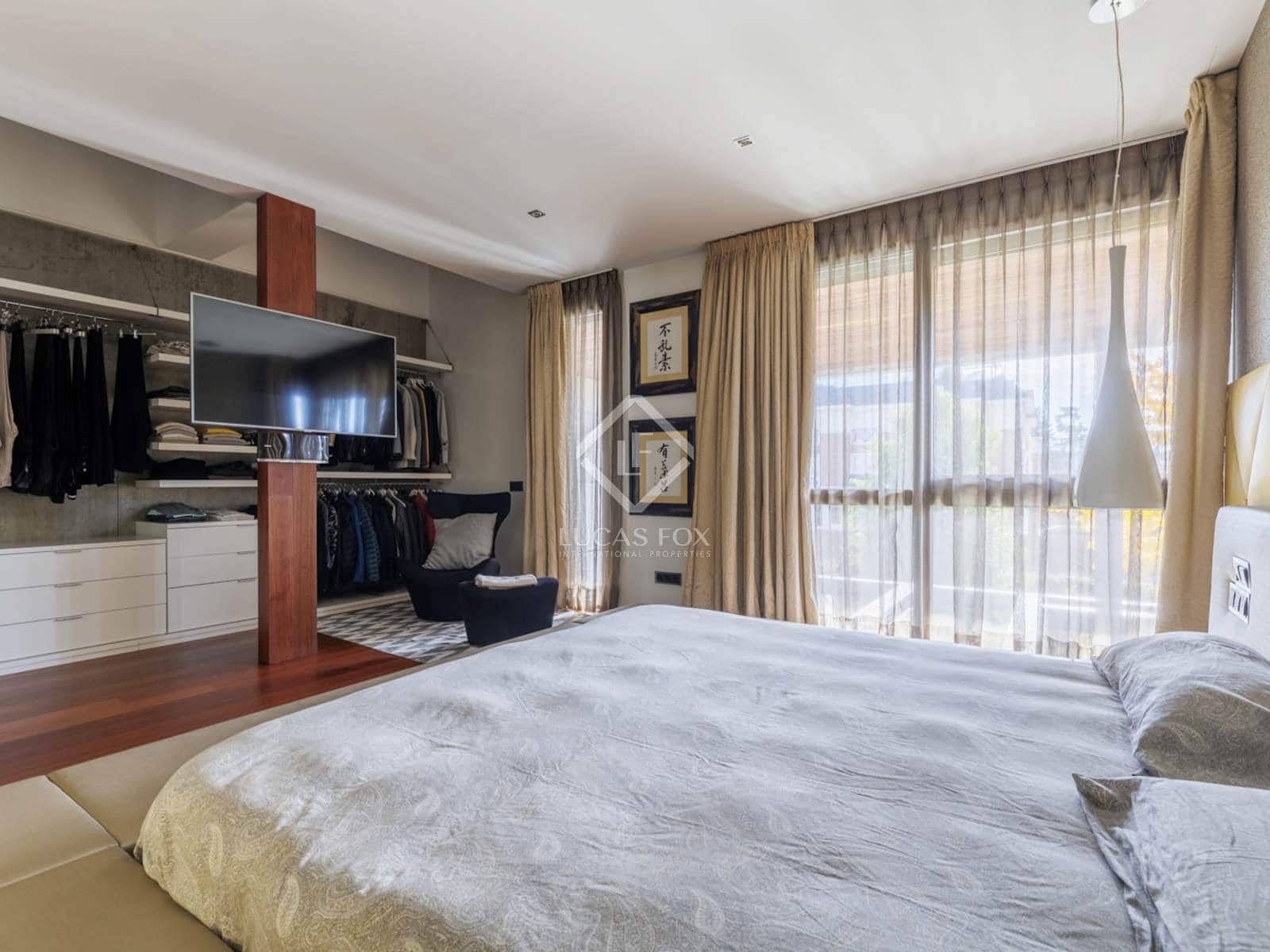 4 bedroom Villa for sale in Madrid city with pool garage - € 2,750,000 (Ref: 8674988)