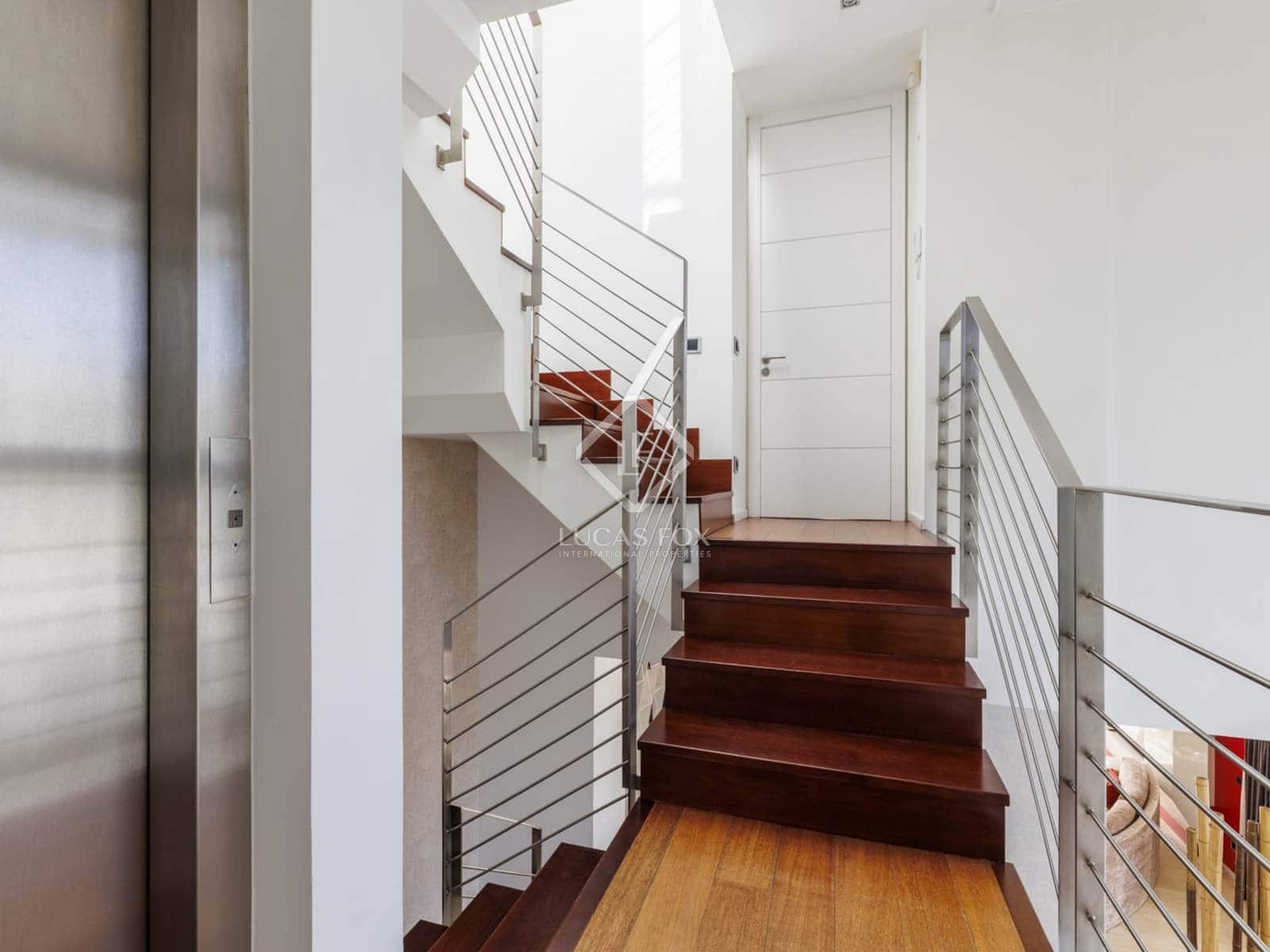 4 bedroom Villa for sale in Madrid city with pool garage - € 2,750,000 (Ref: 8674988)