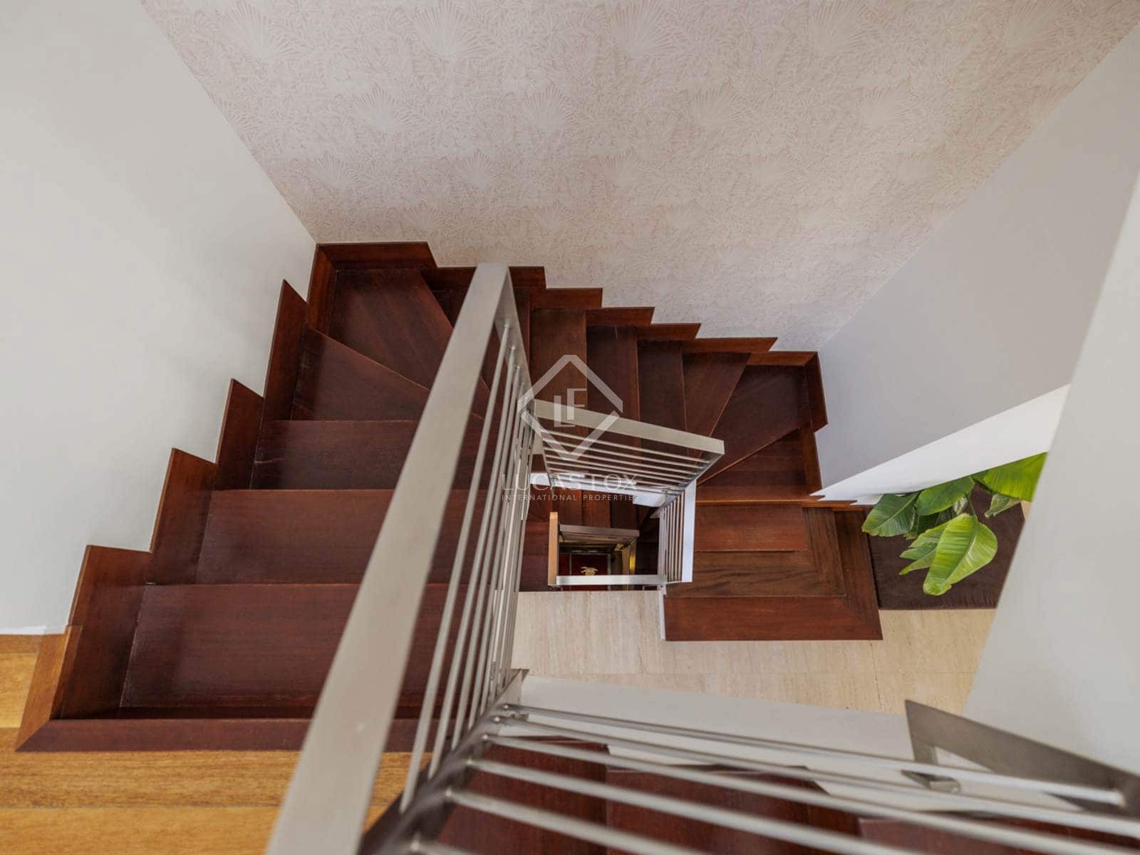 4 bedroom Villa for sale in Madrid city with pool garage - € 2,750,000 (Ref: 8674988)