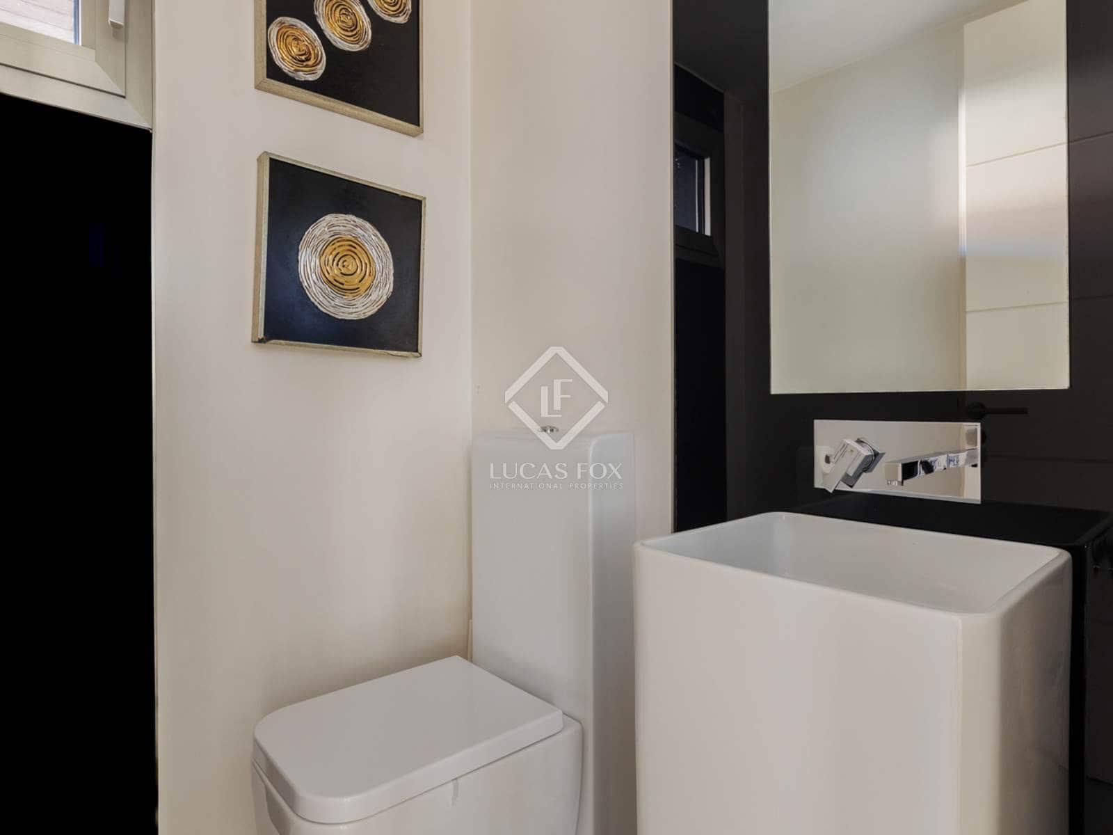 4 bedroom Villa for sale in Madrid city with pool garage - € 2,750,000 (Ref: 8674988)