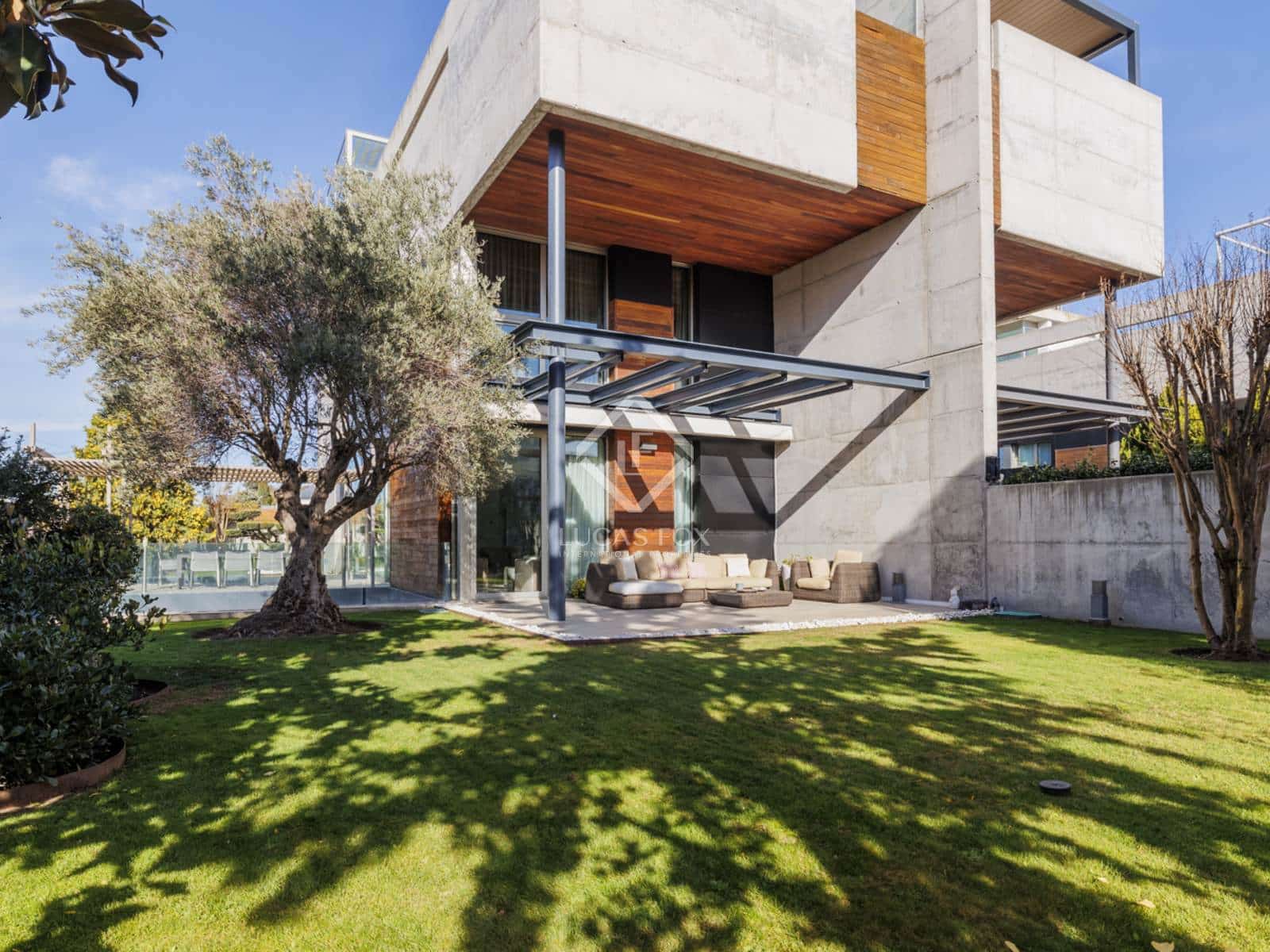 4 bedroom Villa for sale in Madrid city with pool garage - € 2,750,000 (Ref: 8674988)