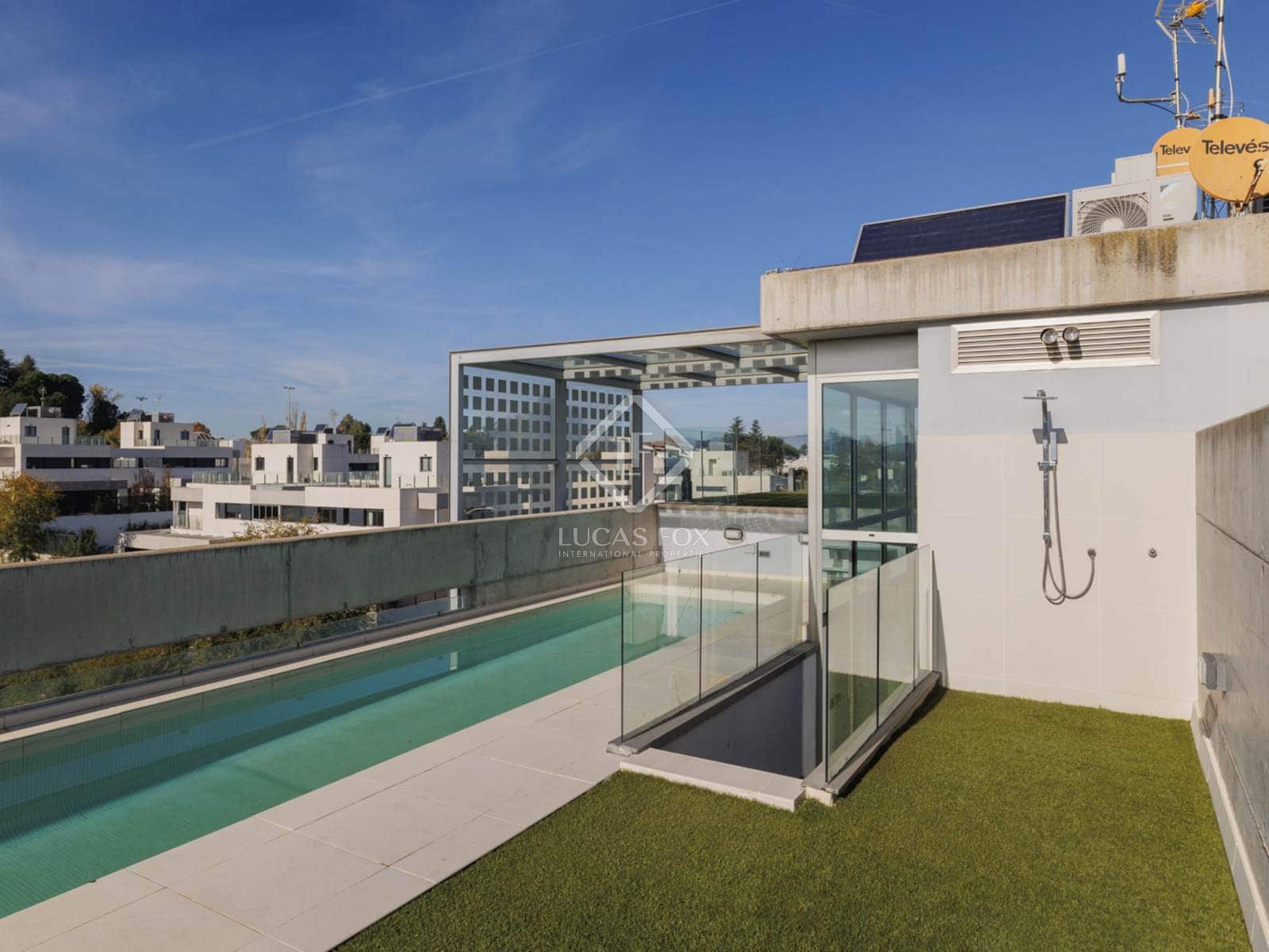 4 bedroom Villa for sale in Madrid city with pool garage - € 2,750,000 (Ref: 8674988)