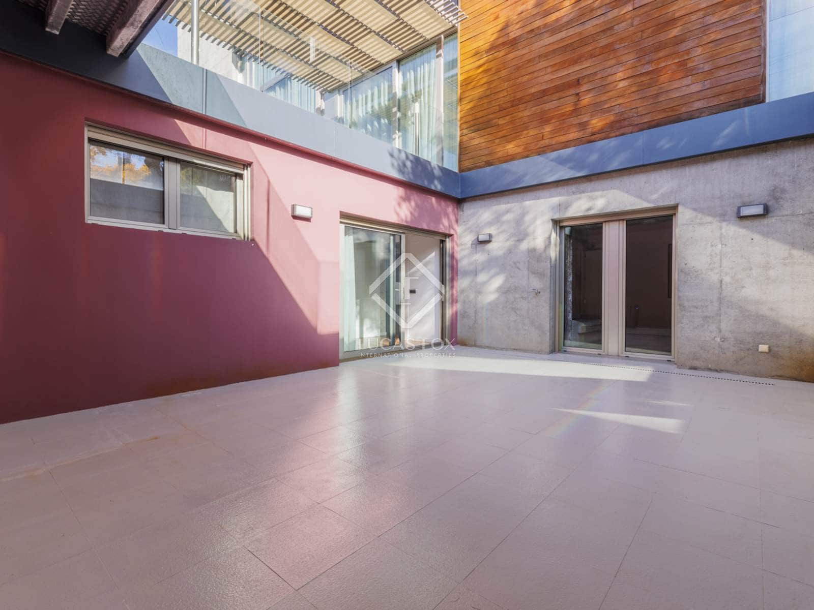 4 bedroom Villa for sale in Madrid city with pool garage - € 2,750,000 (Ref: 8674988)