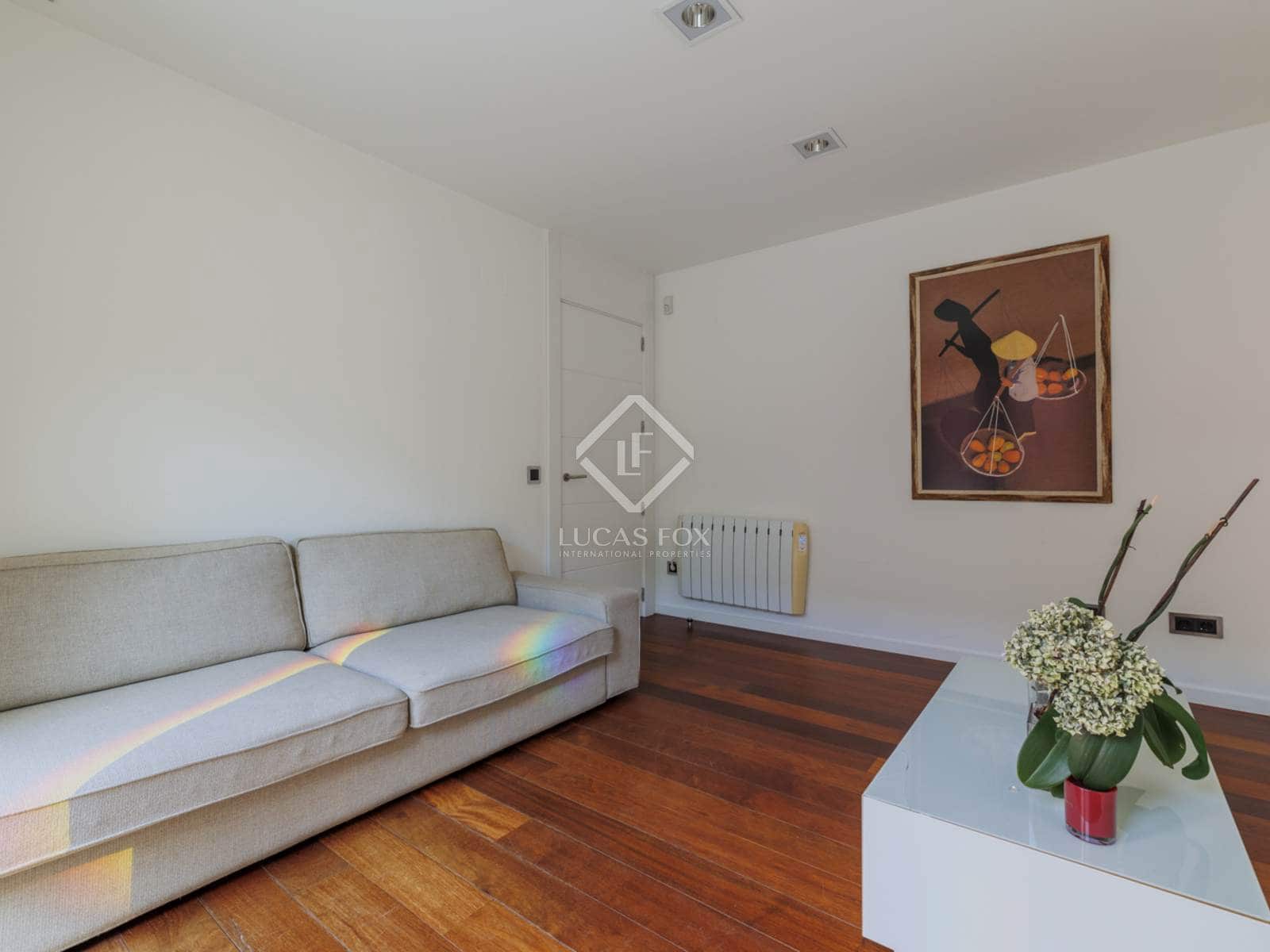 4 bedroom Villa for sale in Madrid city with pool garage - € 2,750,000 (Ref: 8674988)