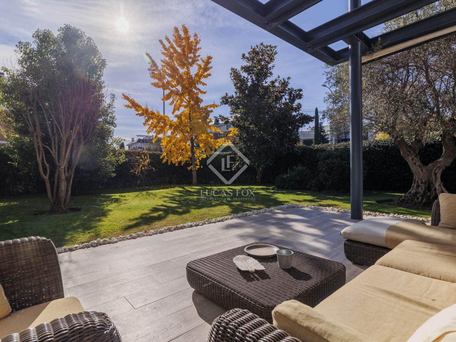 4 bedroom Villa for sale in Madrid city with pool garage - € 2,750,000 (Ref: 8674988)