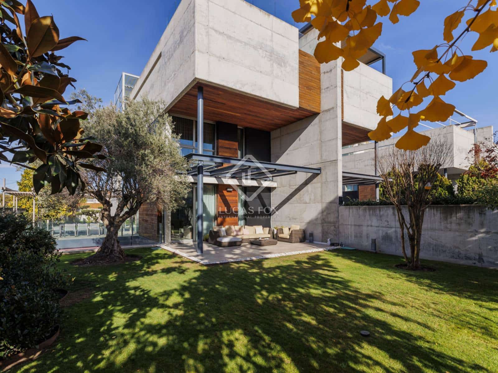 4 bedroom Villa for sale in Madrid city with pool garage - € 2,750,000 (Ref: 8674988)