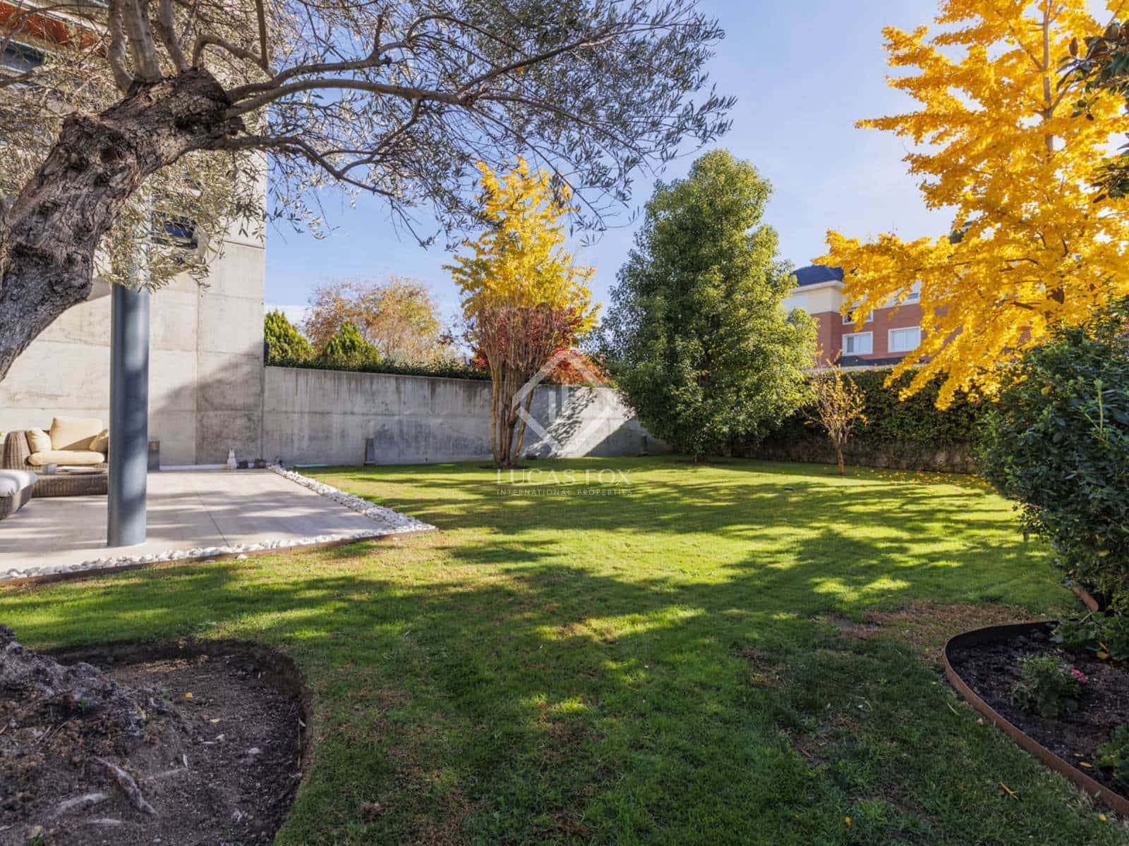 4 bedroom Villa for sale in Madrid city with pool garage - € 2,750,000 (Ref: 8674988)