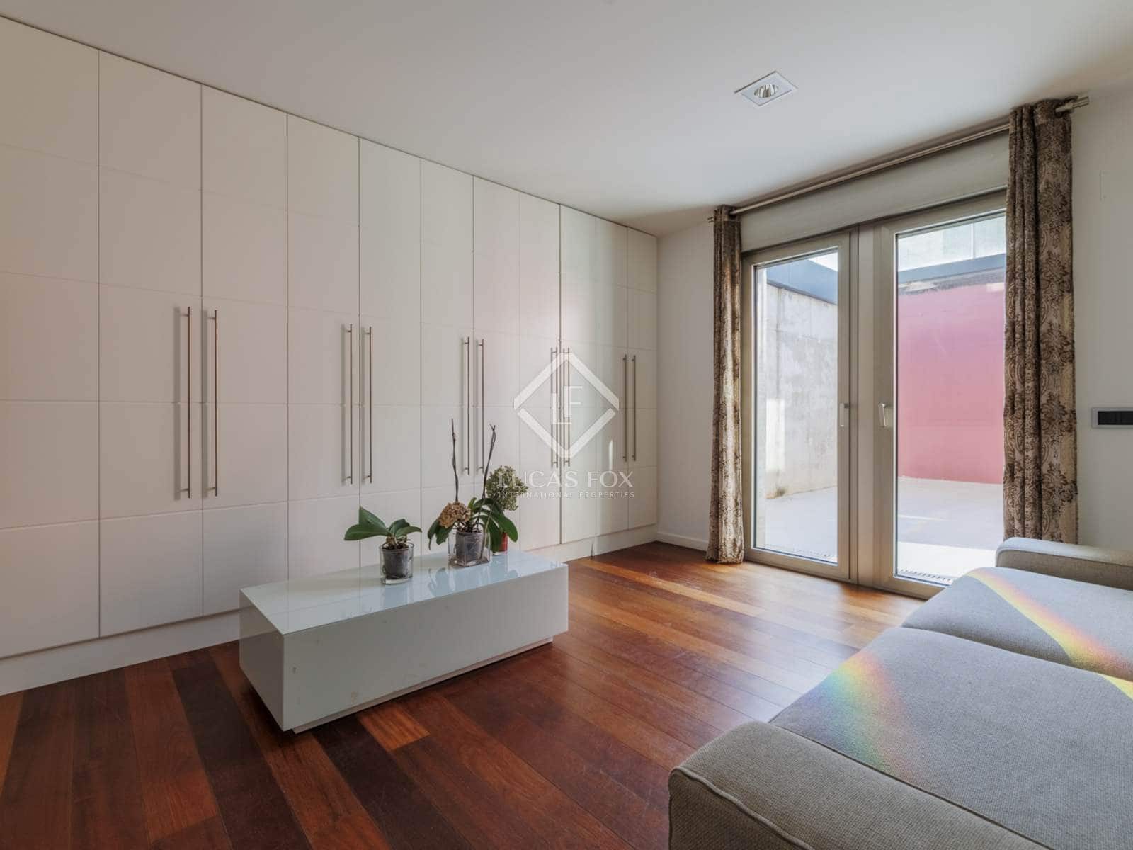 4 bedroom Villa for sale in Madrid city with pool garage - € 2,750,000 (Ref: 8674988)