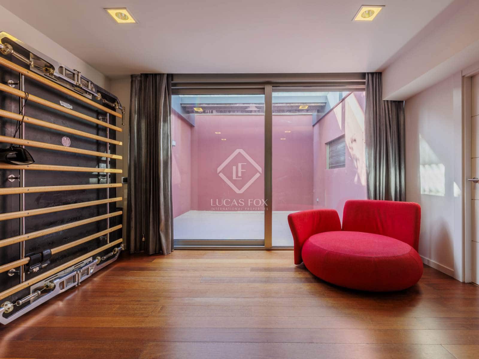 4 bedroom Villa for sale in Madrid city with pool garage - € 2,750,000 (Ref: 8674988)