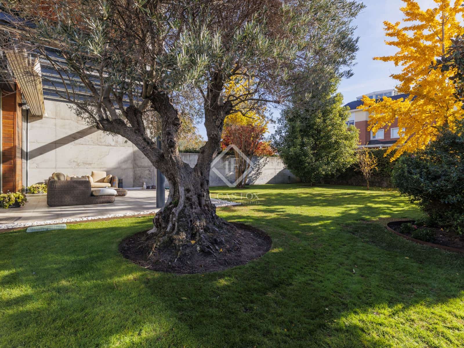 4 bedroom Villa for sale in Madrid city with pool garage - € 2,750,000 (Ref: 8674988)