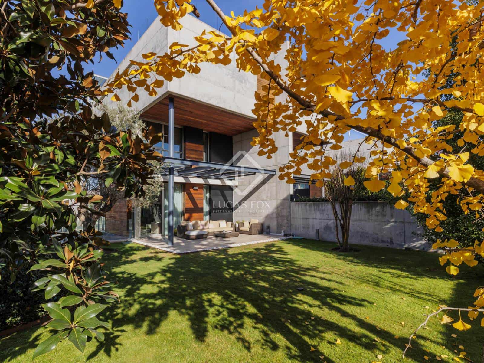 4 bedroom Villa for sale in Madrid city with pool garage - € 2,750,000 (Ref: 8674988)