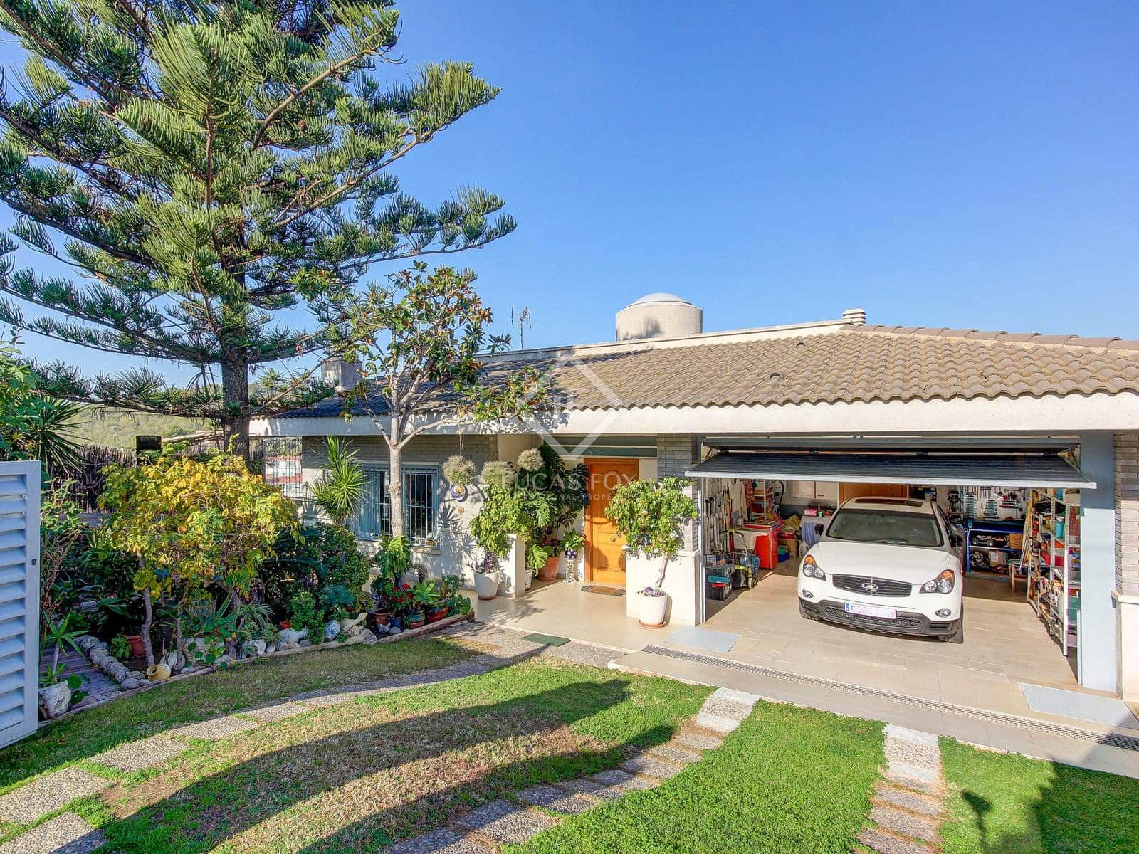 6 slaapkamer Villa te koop in Sitges met zwembad garage - € 900.000 (Ref: 8675027)